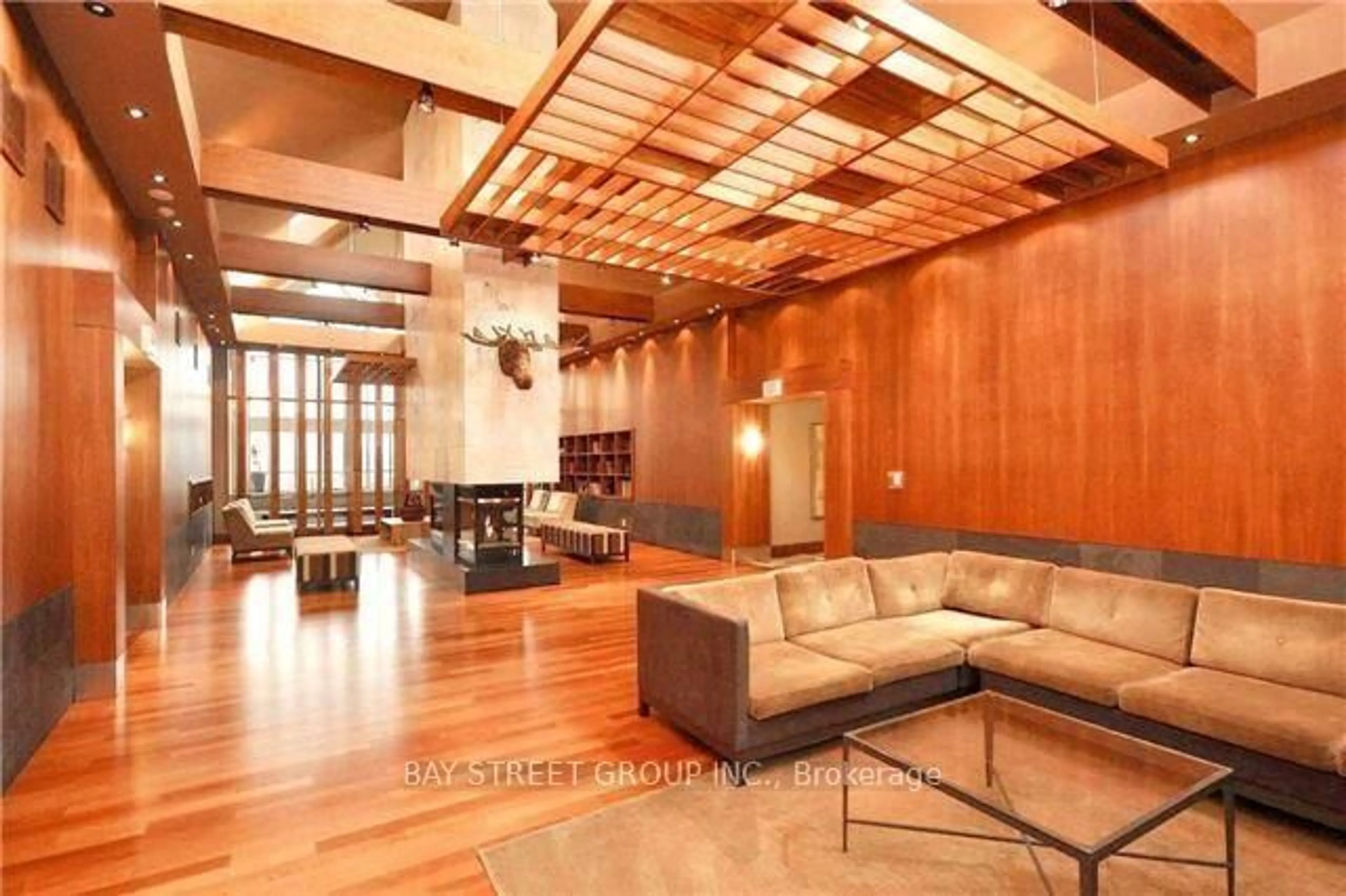 Lobby for 4080 Living Arts Dr #1007, Mississauga Ontario L5B 4M8