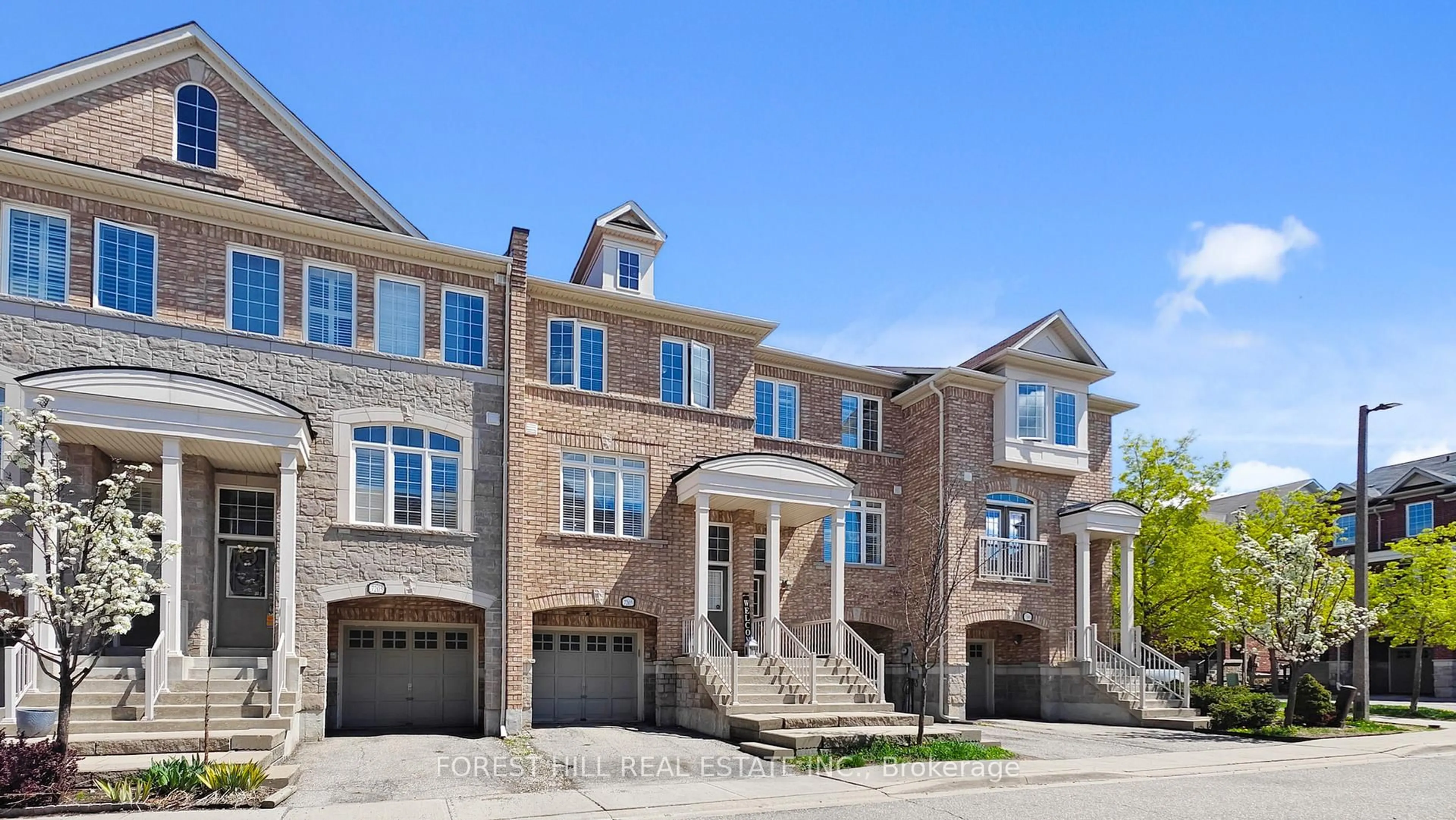 Home with brick exterior material, street for 7203 Triumph Lane, Mississauga Ontario L5N 0C5