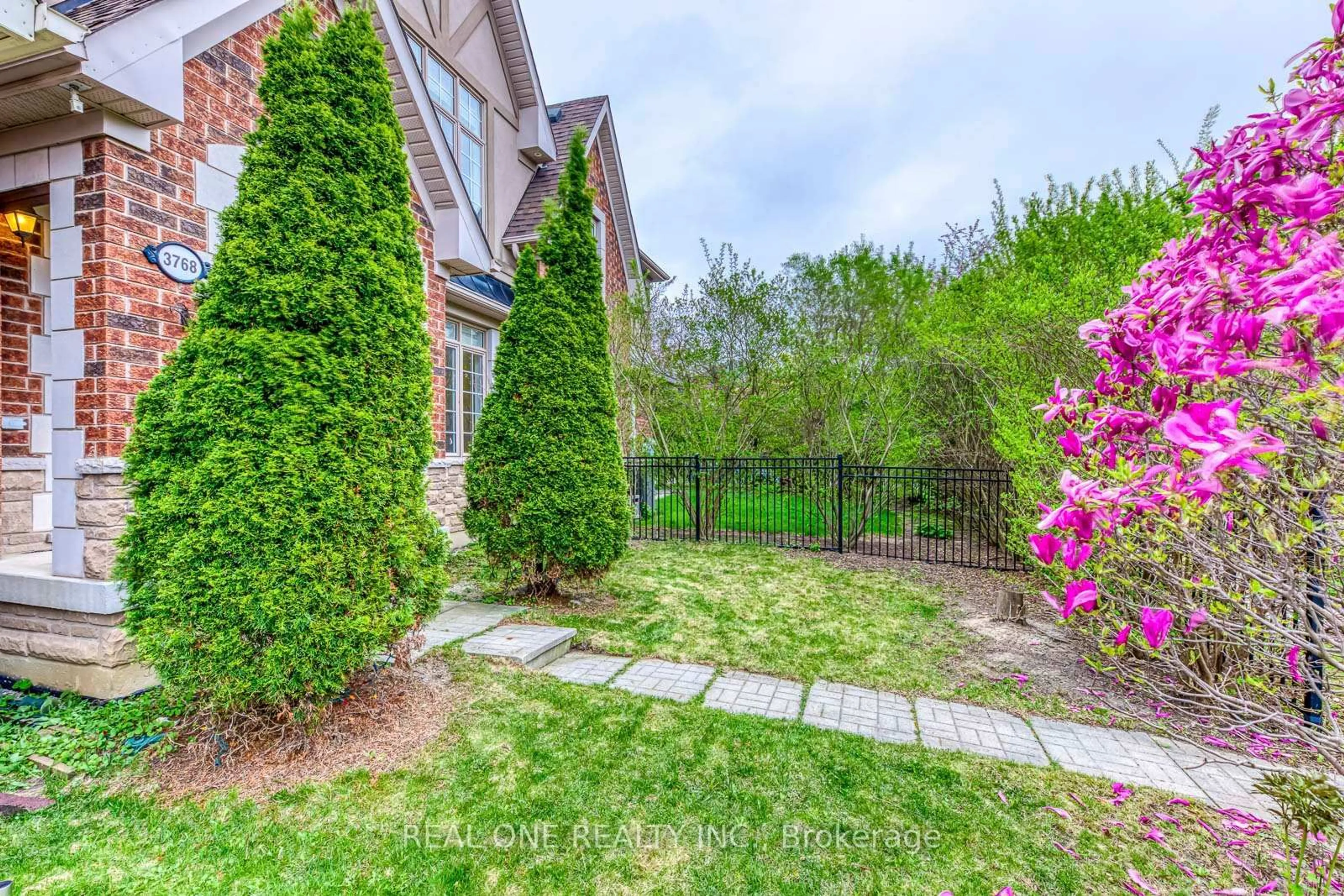 Unknown for 3768 Nightstar Dr, Mississauga Ontario L5M 8A7