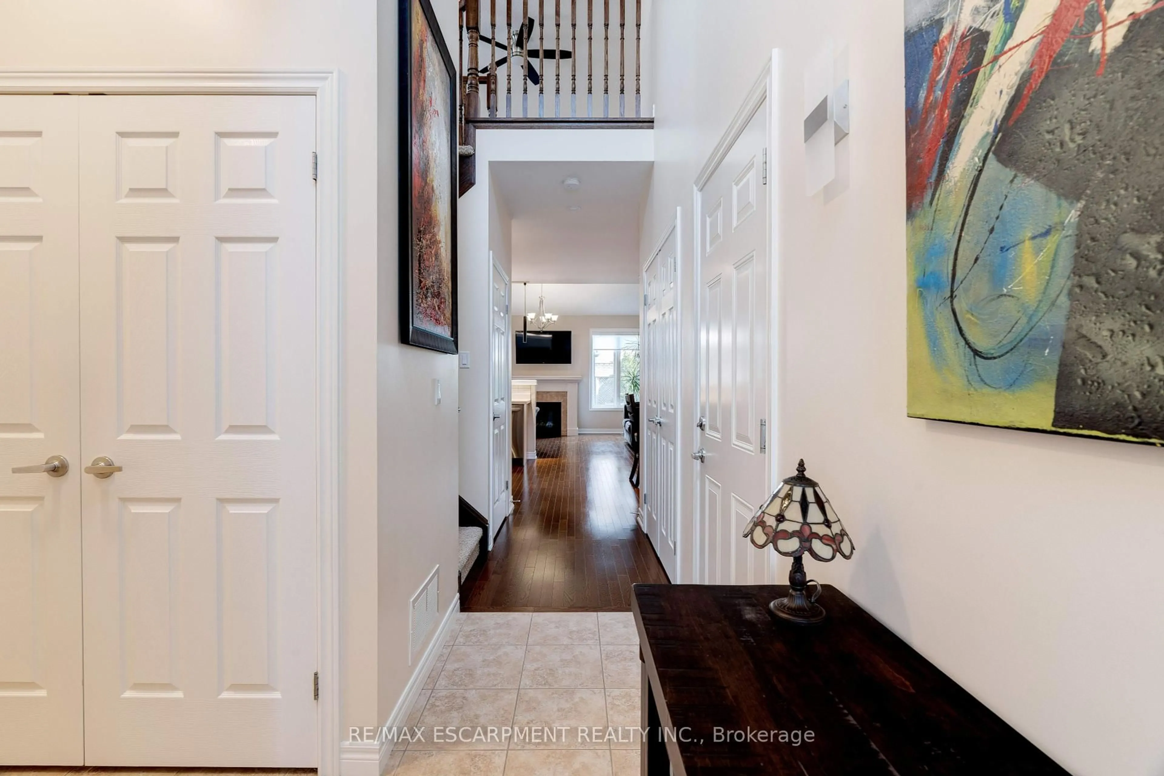 Indoor entryway for 2120 Itabashi Way #229, Burlington Ontario L7M 0V3