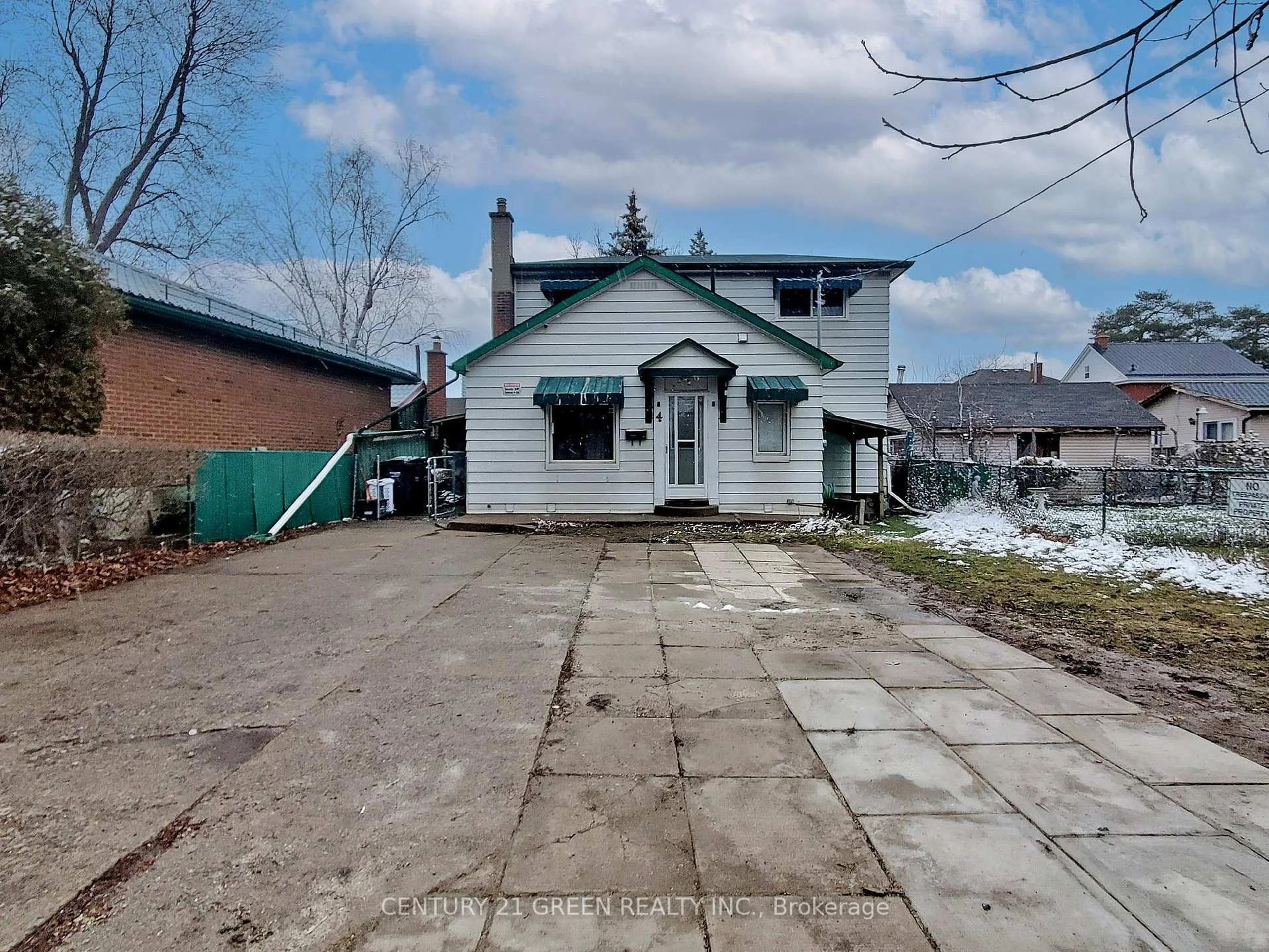 A pic from outside/outdoor area/front of a property/back of a property/a pic from drone, street for 4 Mcmurchy Ave, Brampton Ontario L6Y 1X9