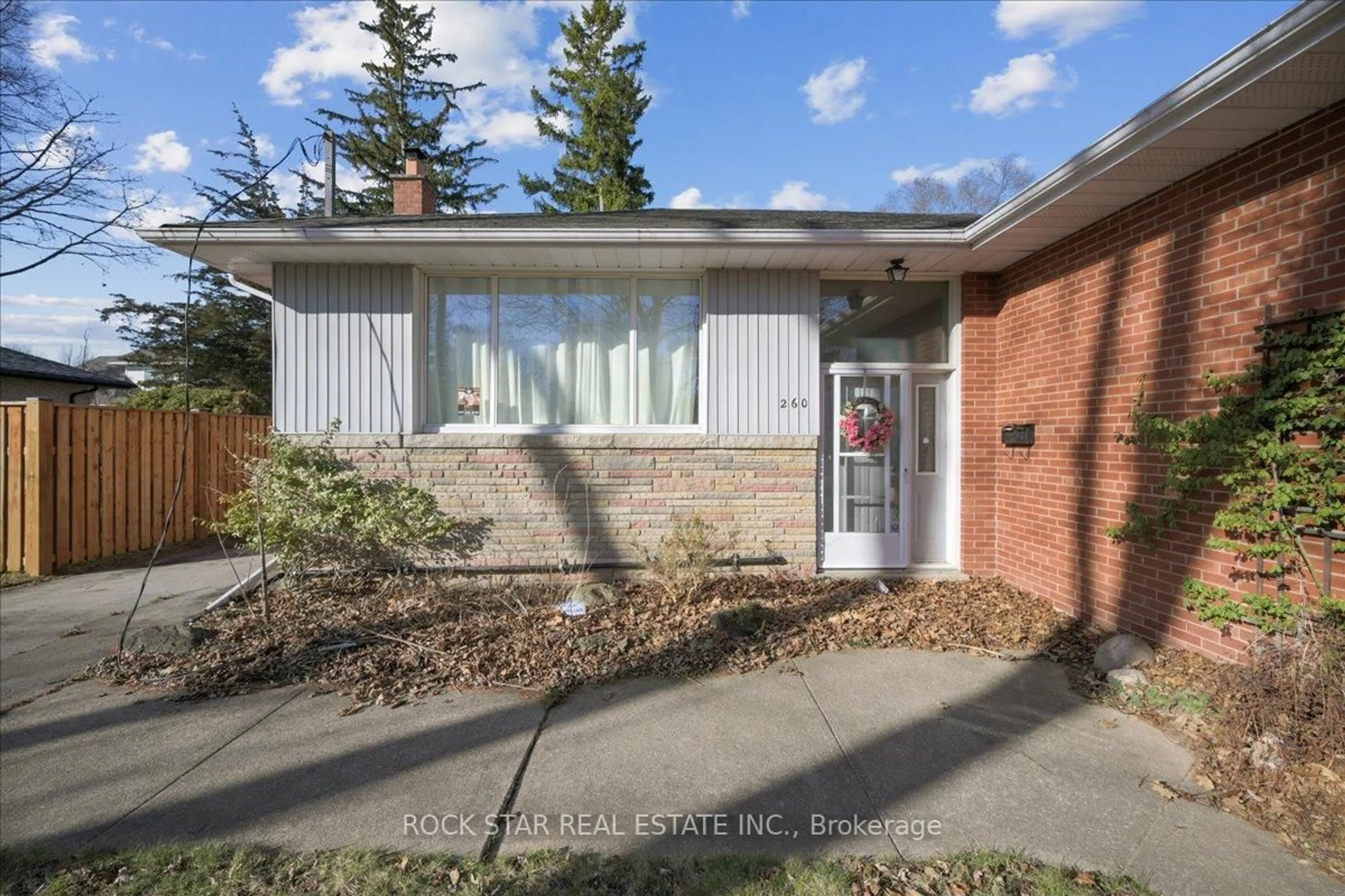 Home with brick exterior material, street for 260 WELDON Ave, Oakville Ontario L6K 2J1