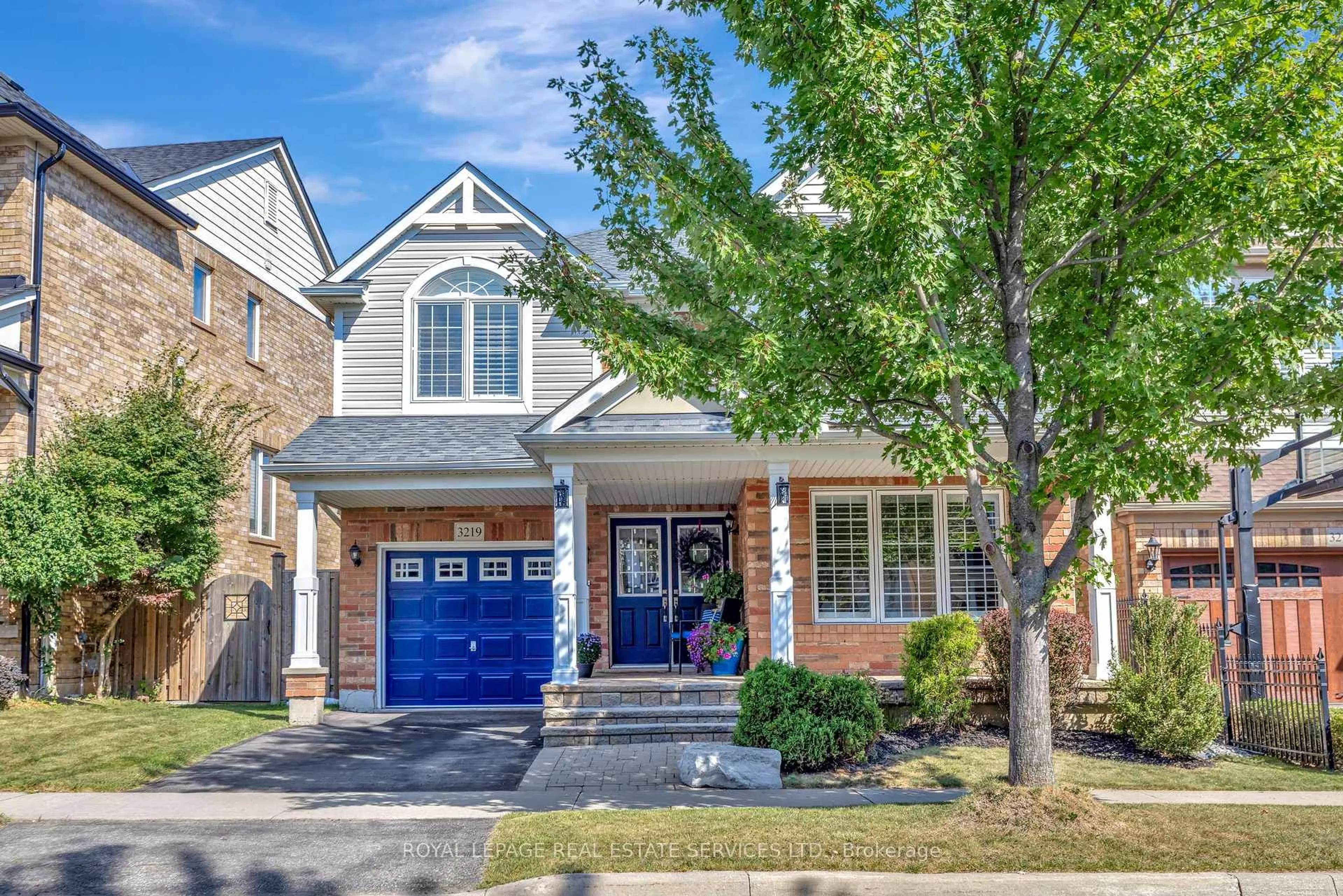Home with brick exterior material, street for 3219 Steeplechase Dr, Burlington Ontario L7M 0C5