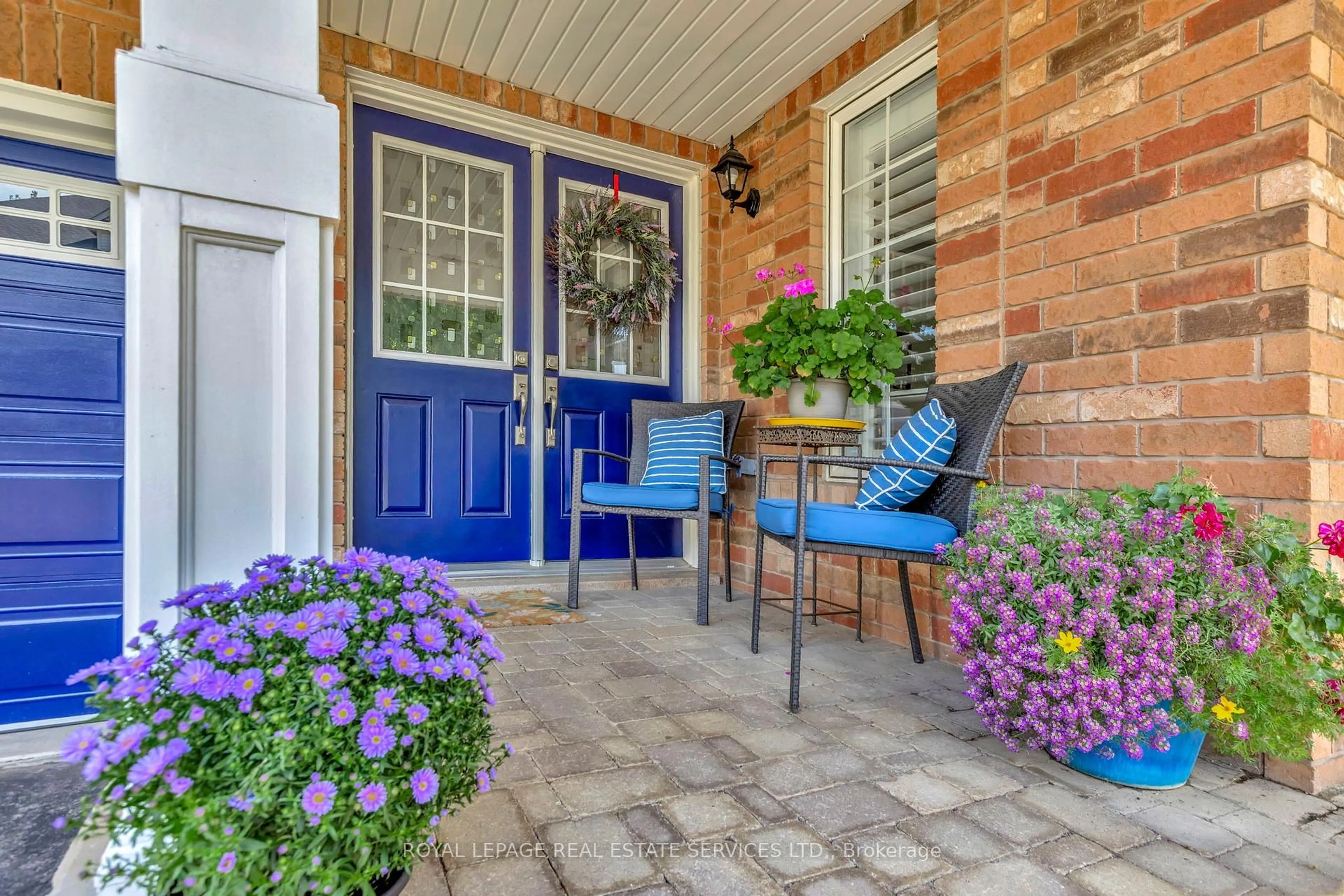 Indoor entryway for 3219 Steeplechase Dr, Burlington Ontario L7M 0C5