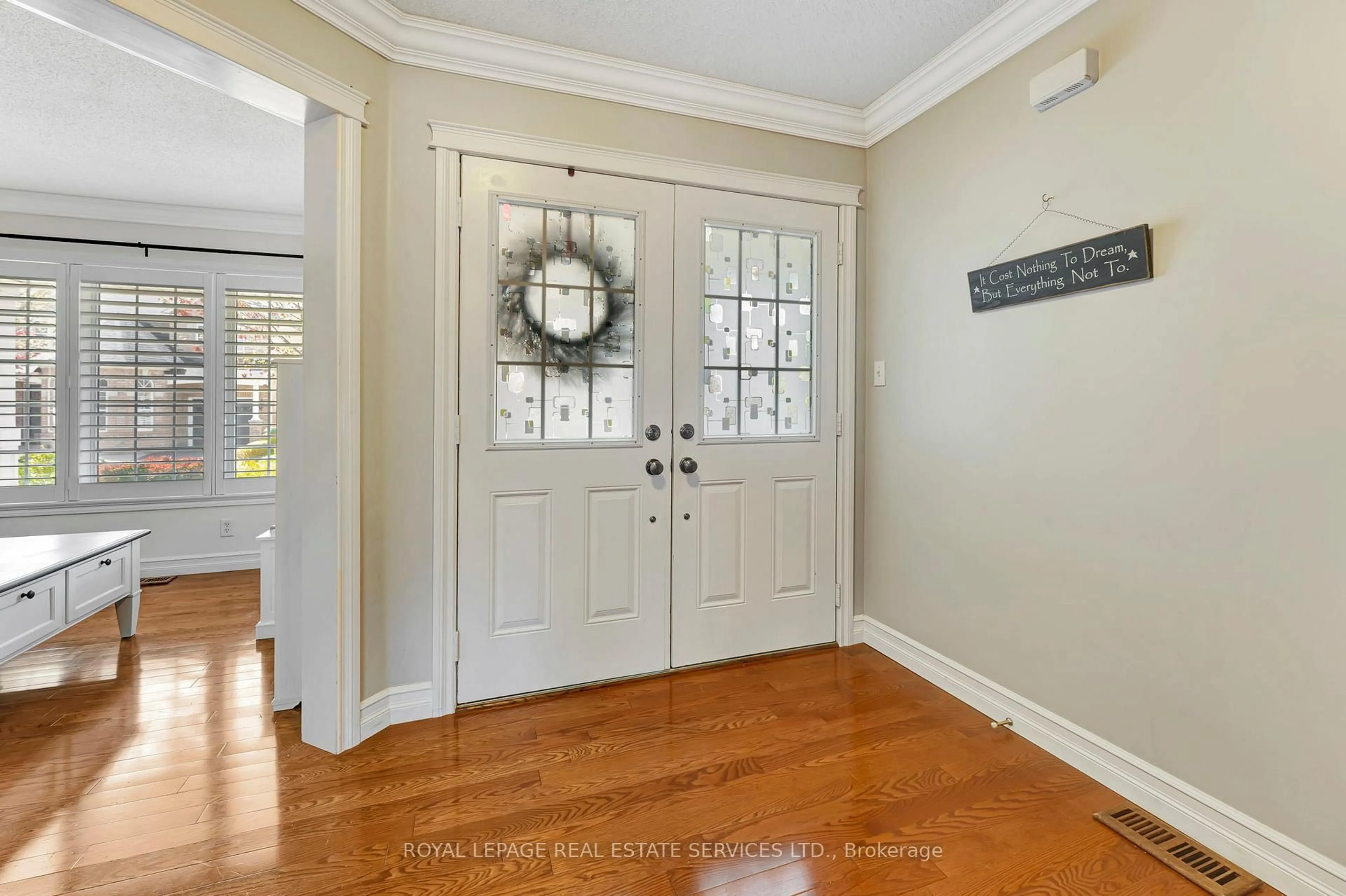 Indoor entryway for 3219 Steeplechase Dr, Burlington Ontario L7M 0C5