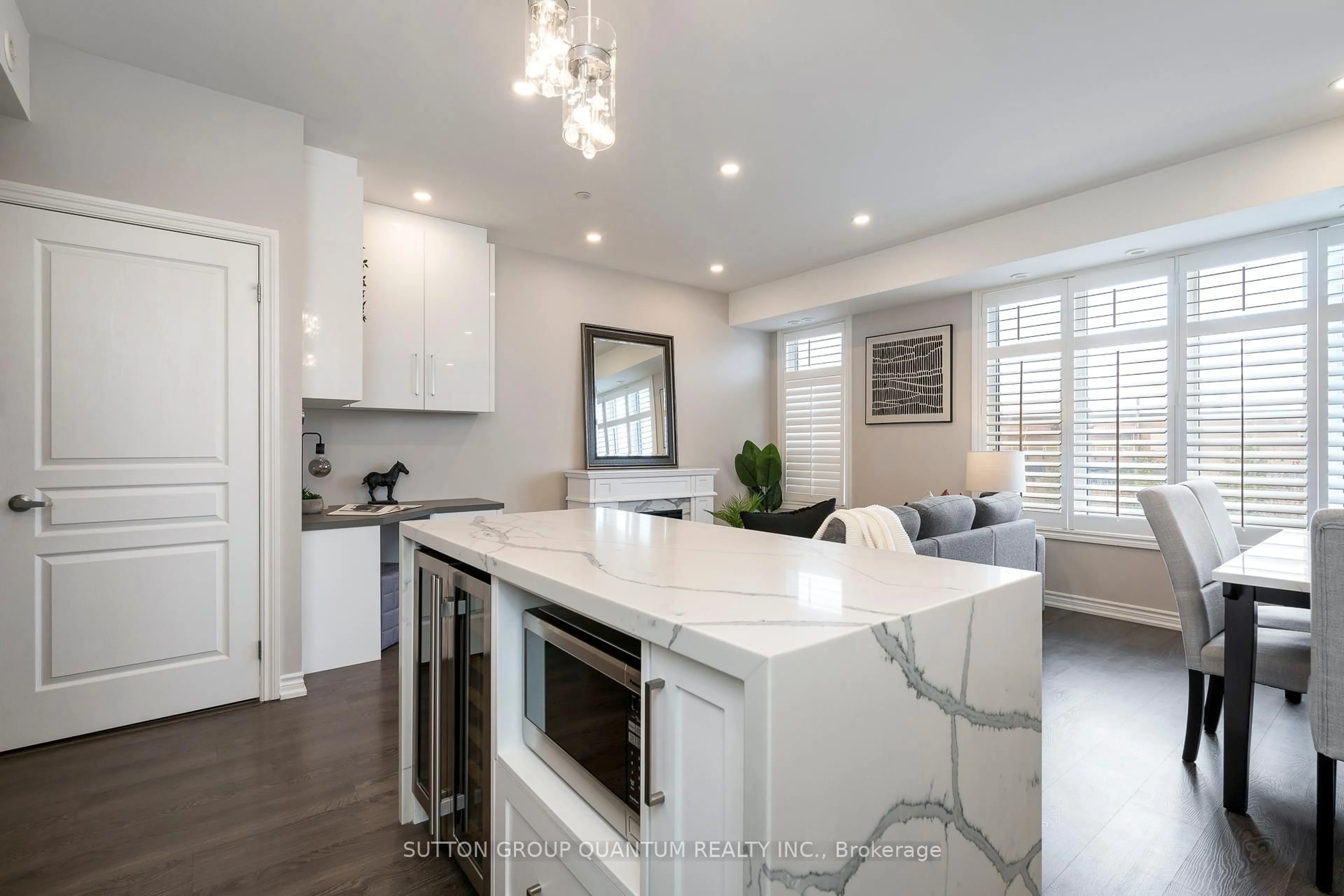 Open concept kitchen, unknown for 145 Long Branch Ave #15, Toronto Ontario M8W 0A9