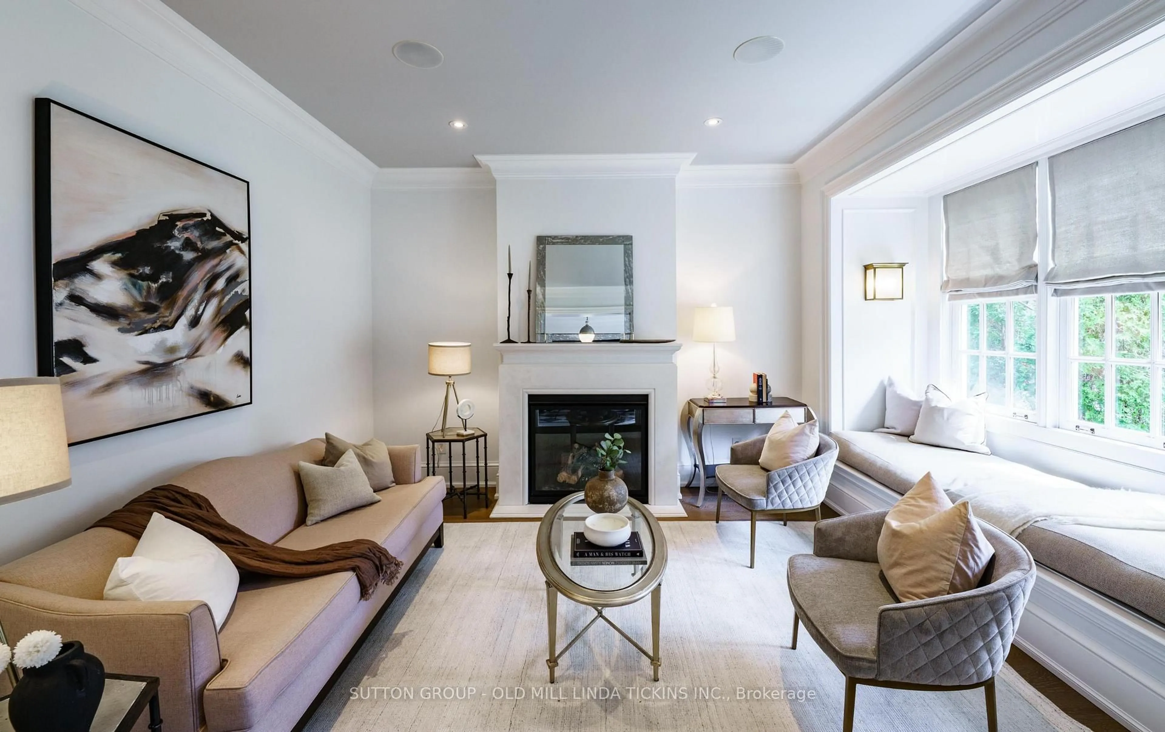 Living room with furniture, unknown for 14 Queen Anne Rd, Toronto Ontario M8X 1S9