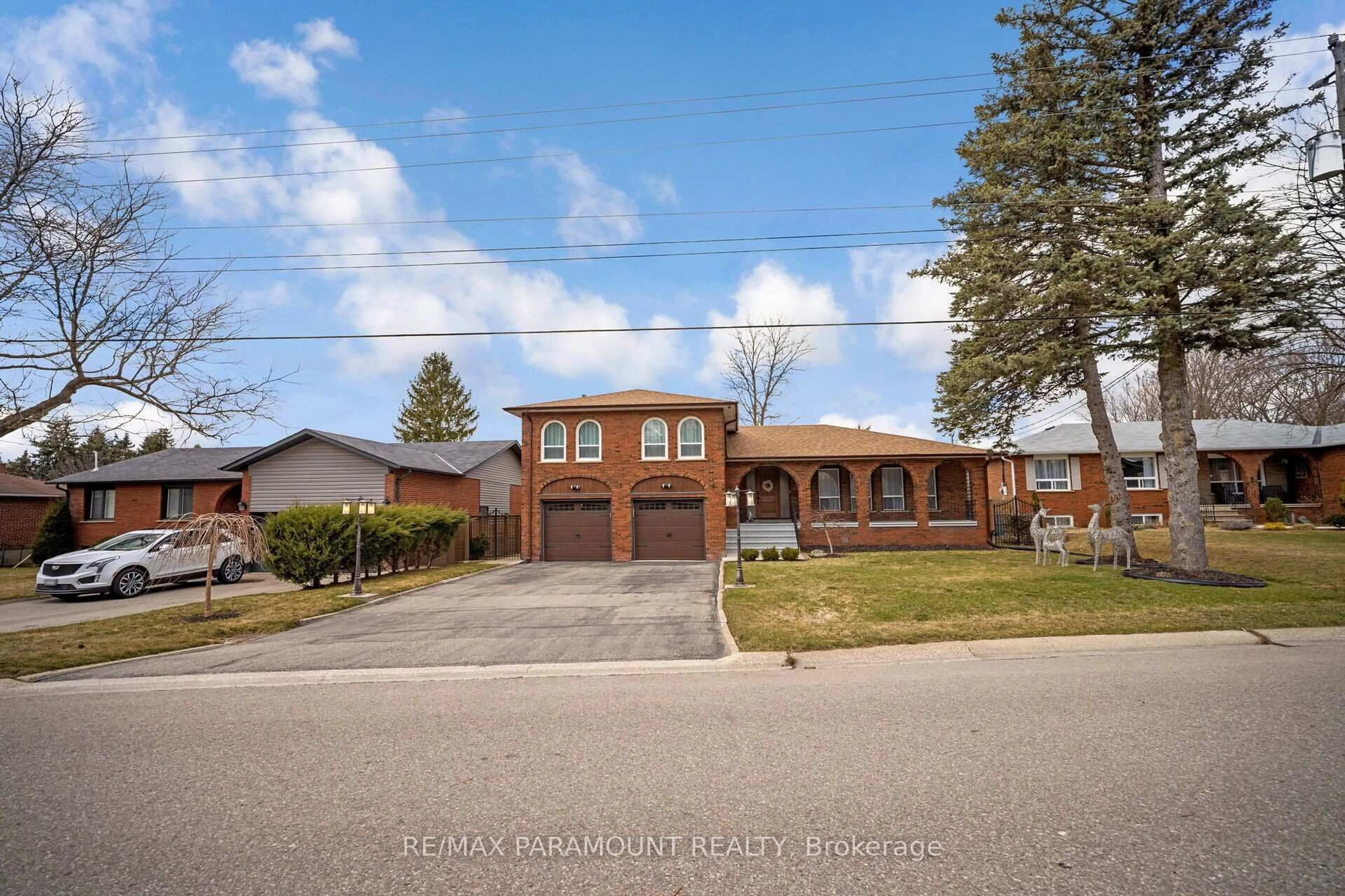 Home with brick exterior material, street for 7 Walker Rd, Caledon Ontario L7C 1G8