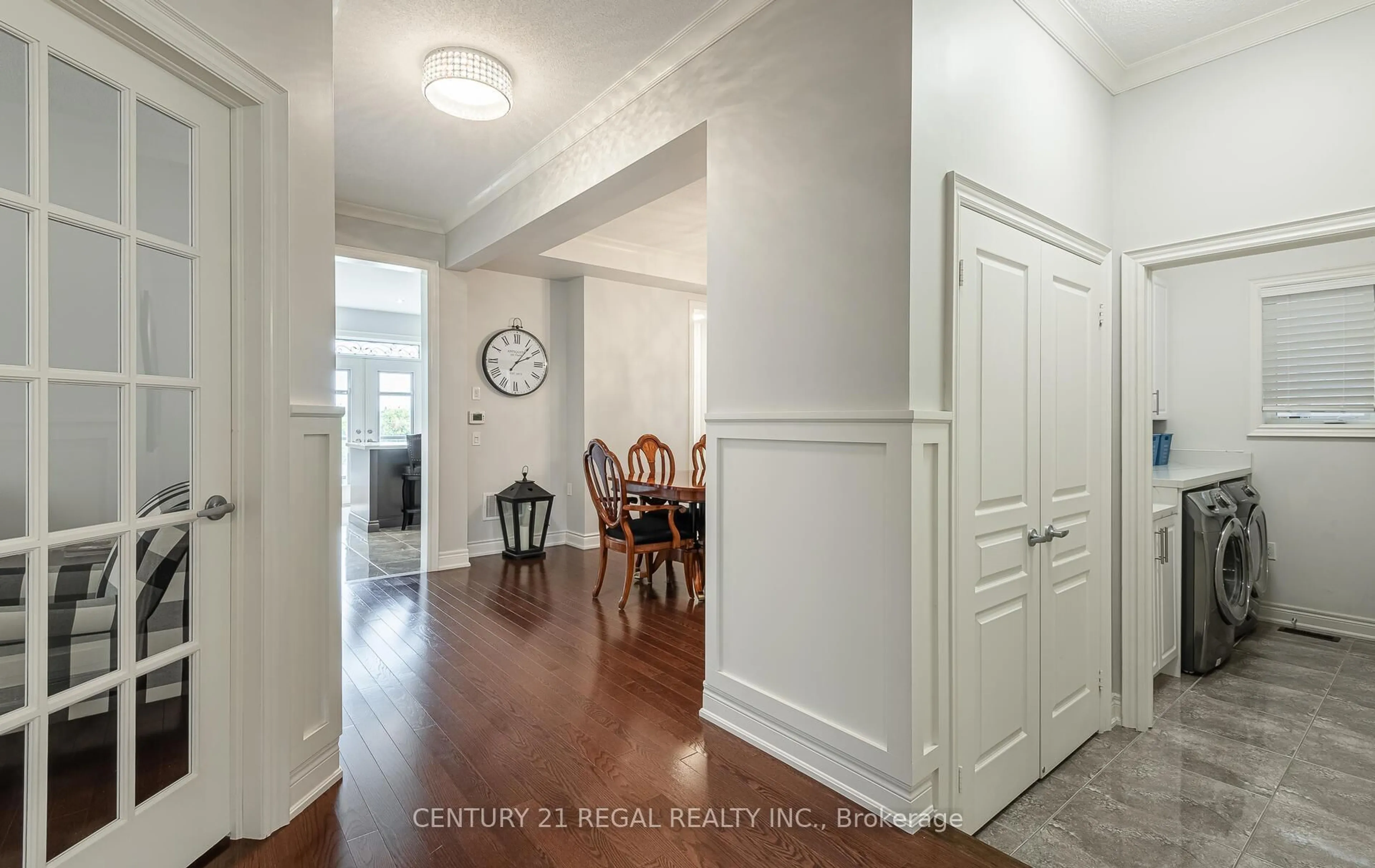 Indoor entryway for 43 Valleyscape Tr, Caledon Ontario L7C 3Z2