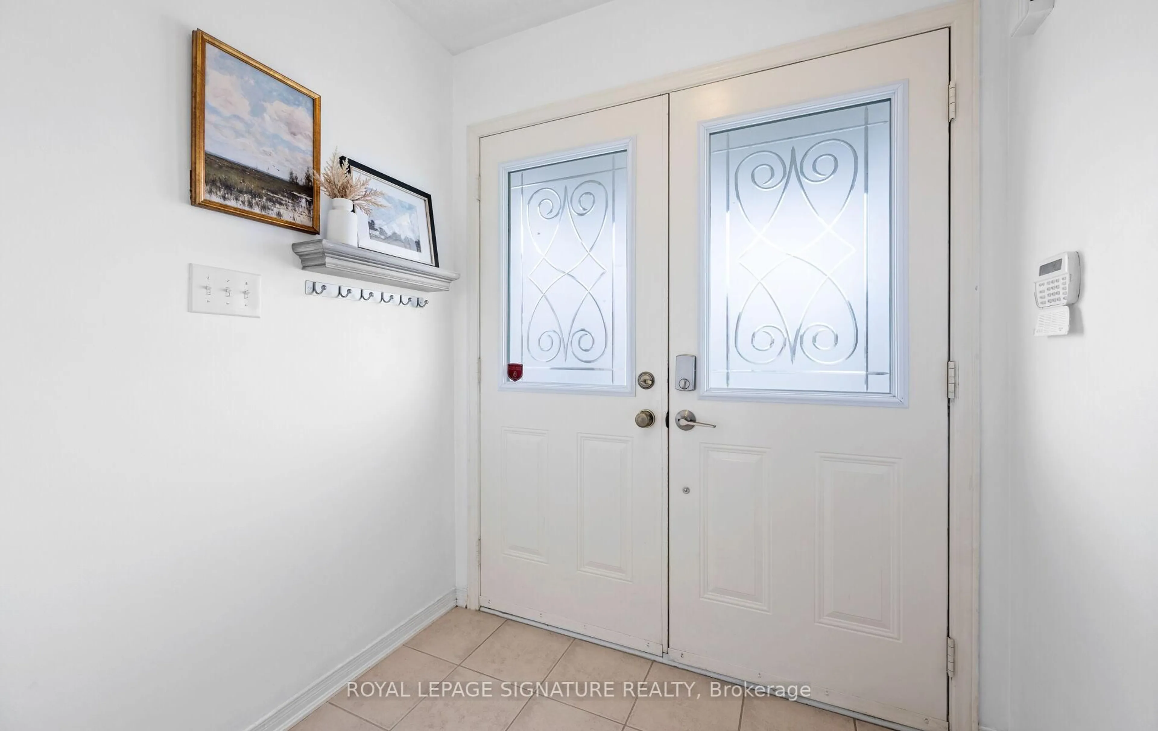 Indoor entryway for 212 Fairwood Circ, Brampton Ontario L6R 0X7
