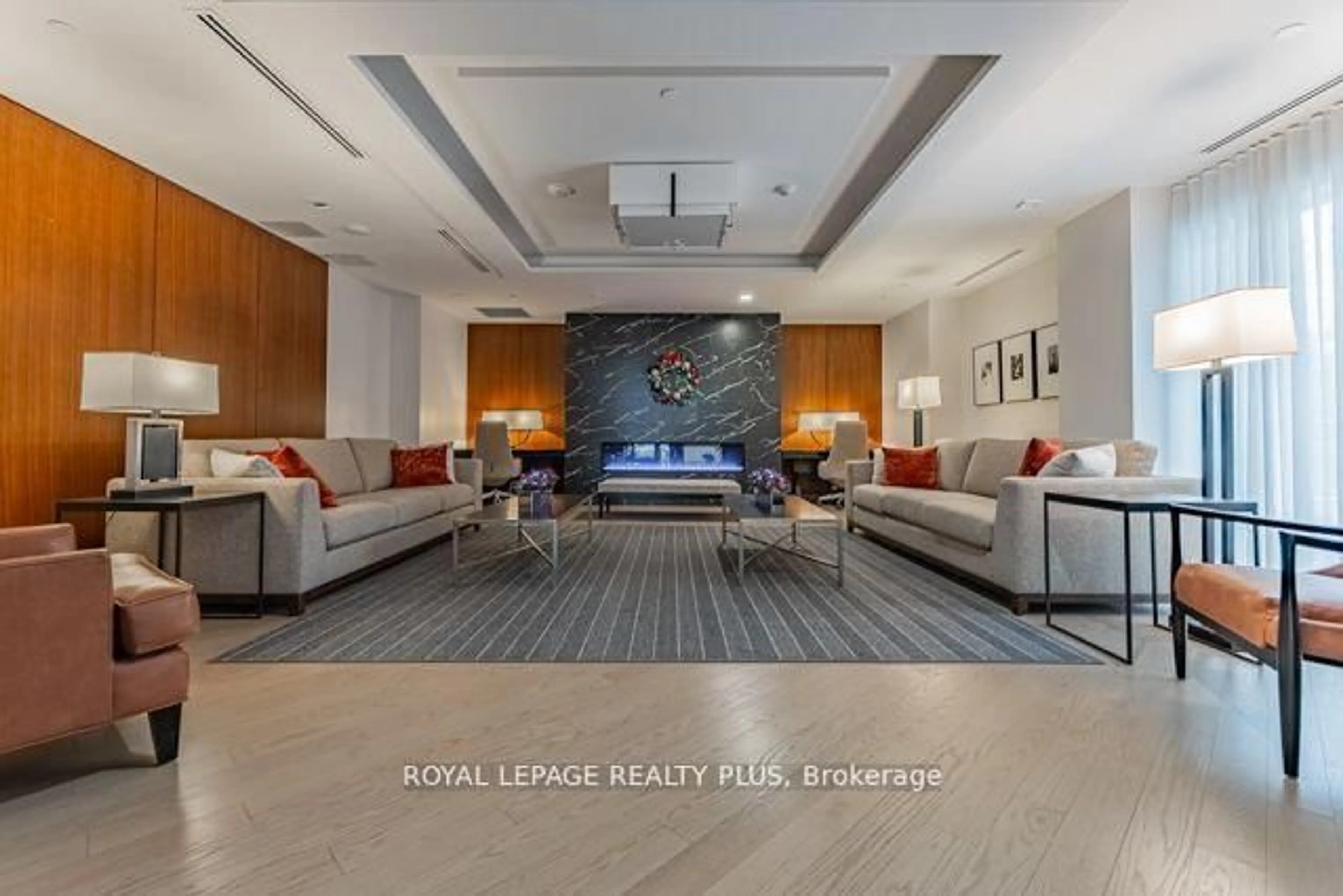 Lobby for 1575 Lakeshore Rd #465, Mississauga Ontario L5J 0B1