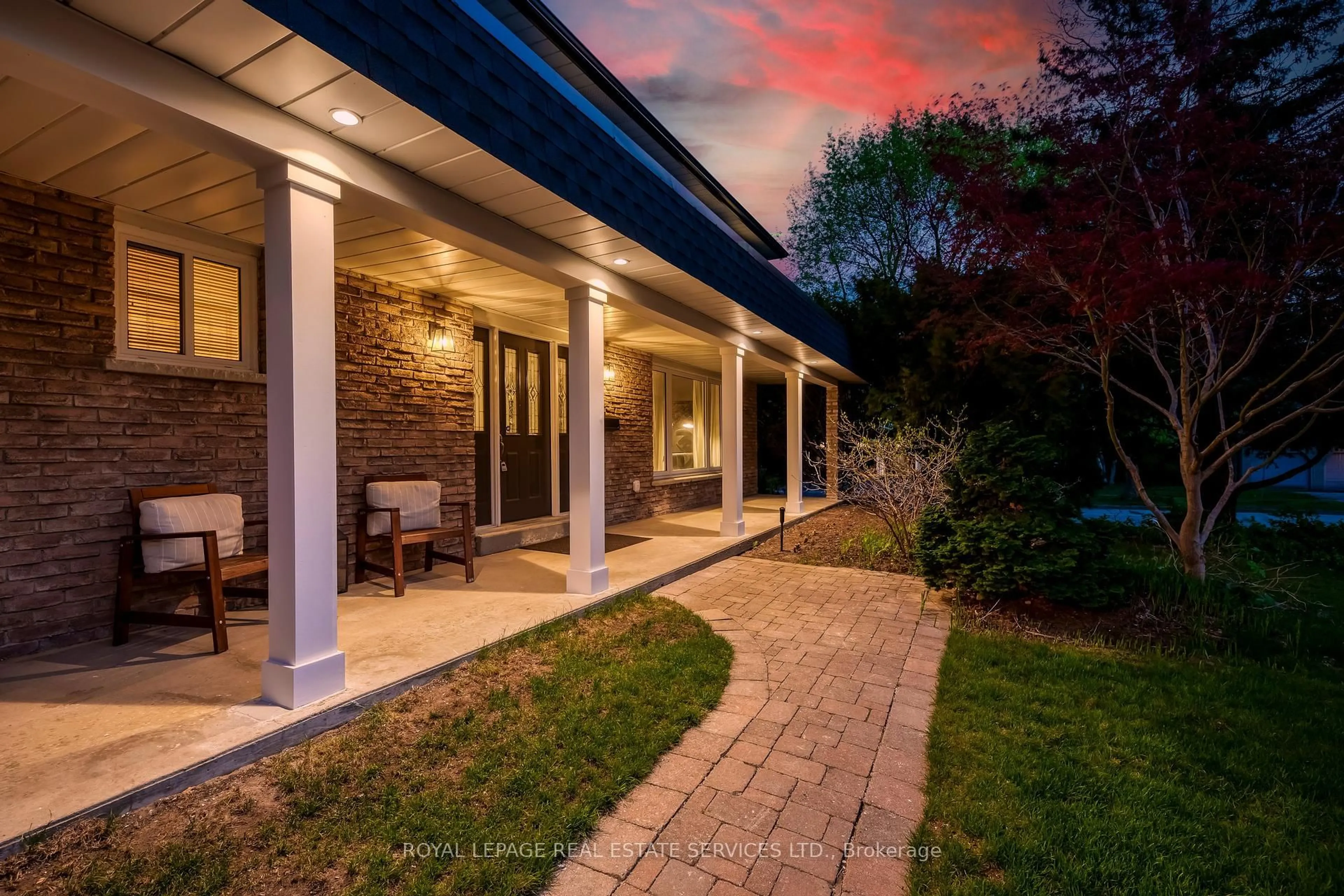 Patio, street for 1460 Caulder Dr, Oakville Ontario L6J 5S9