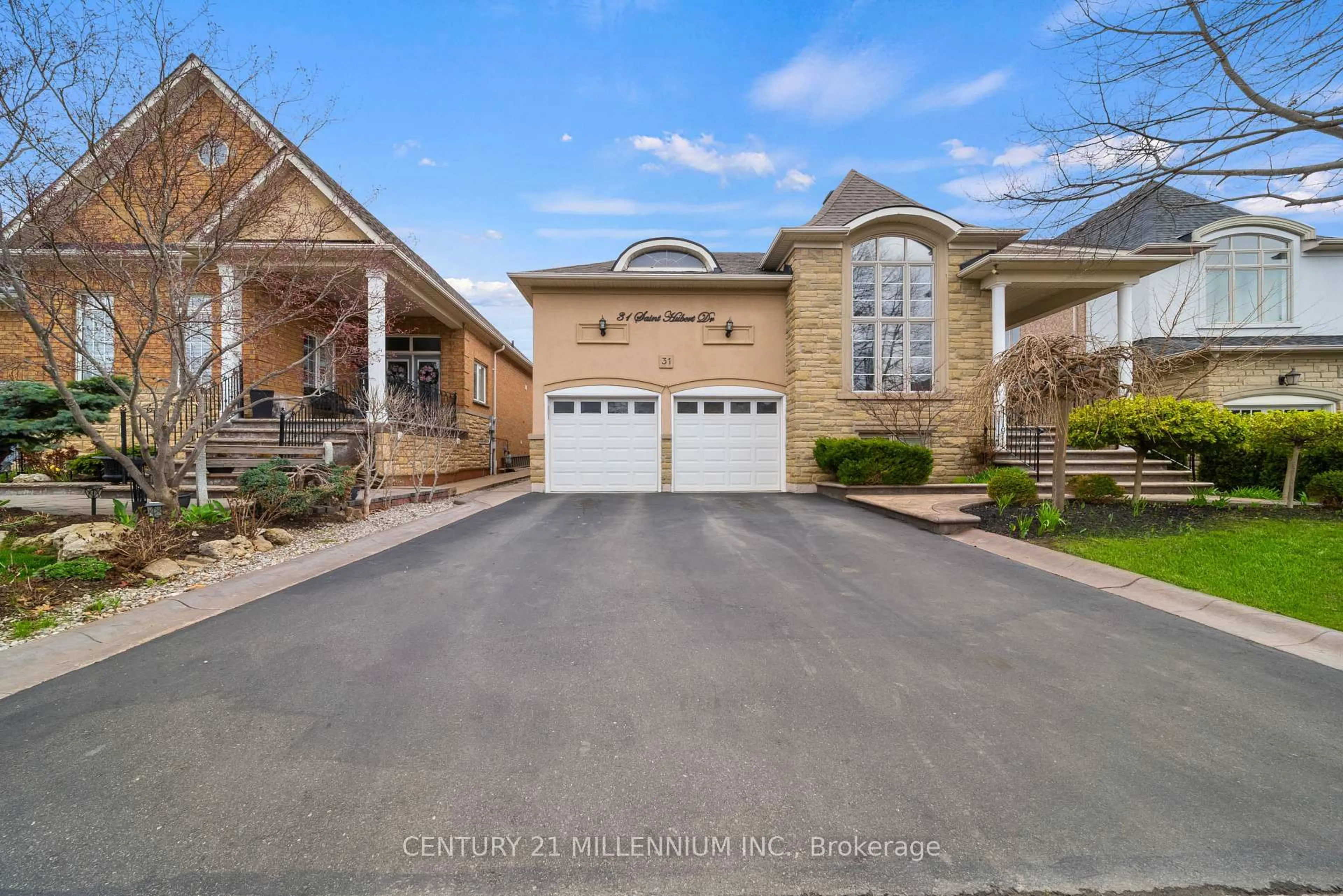 Unknown for 31 Saint Hubert Dr, Brampton Ontario L6P 1W1