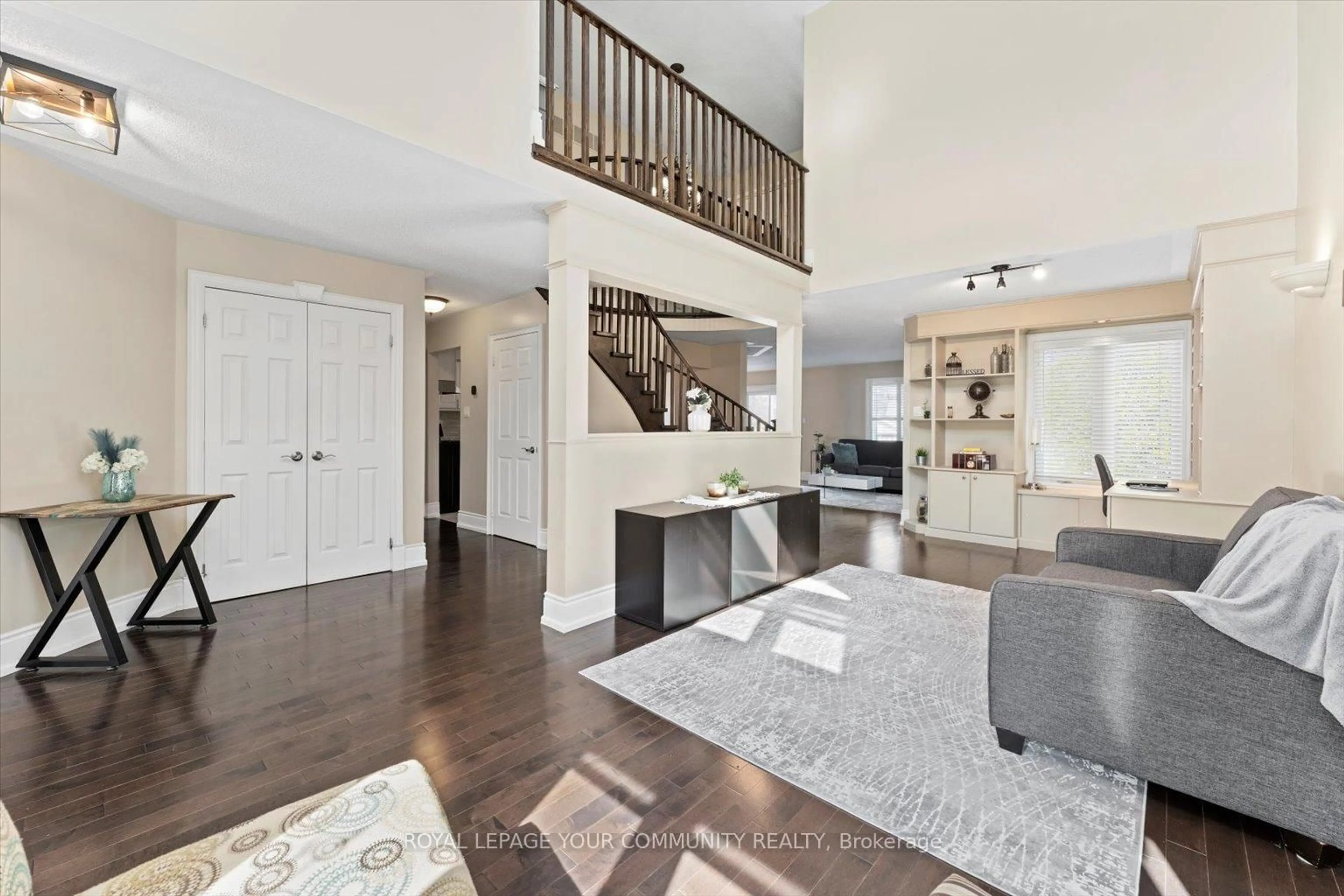 Indoor entryway for 13 Sunkist Valley Rd, Caledon Ontario L7E 1S9