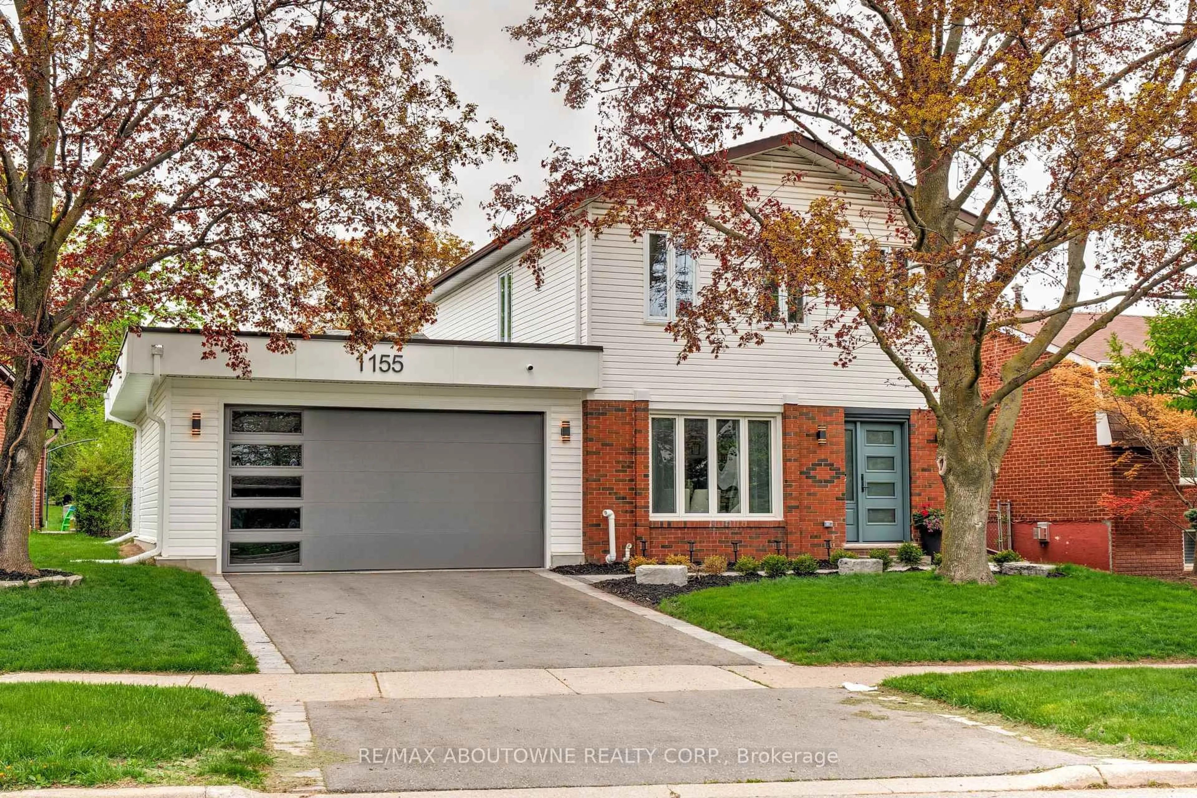 Home with brick exterior material, street for 1155 Falgarwood Dr, Oakville Ontario L6H 2L4