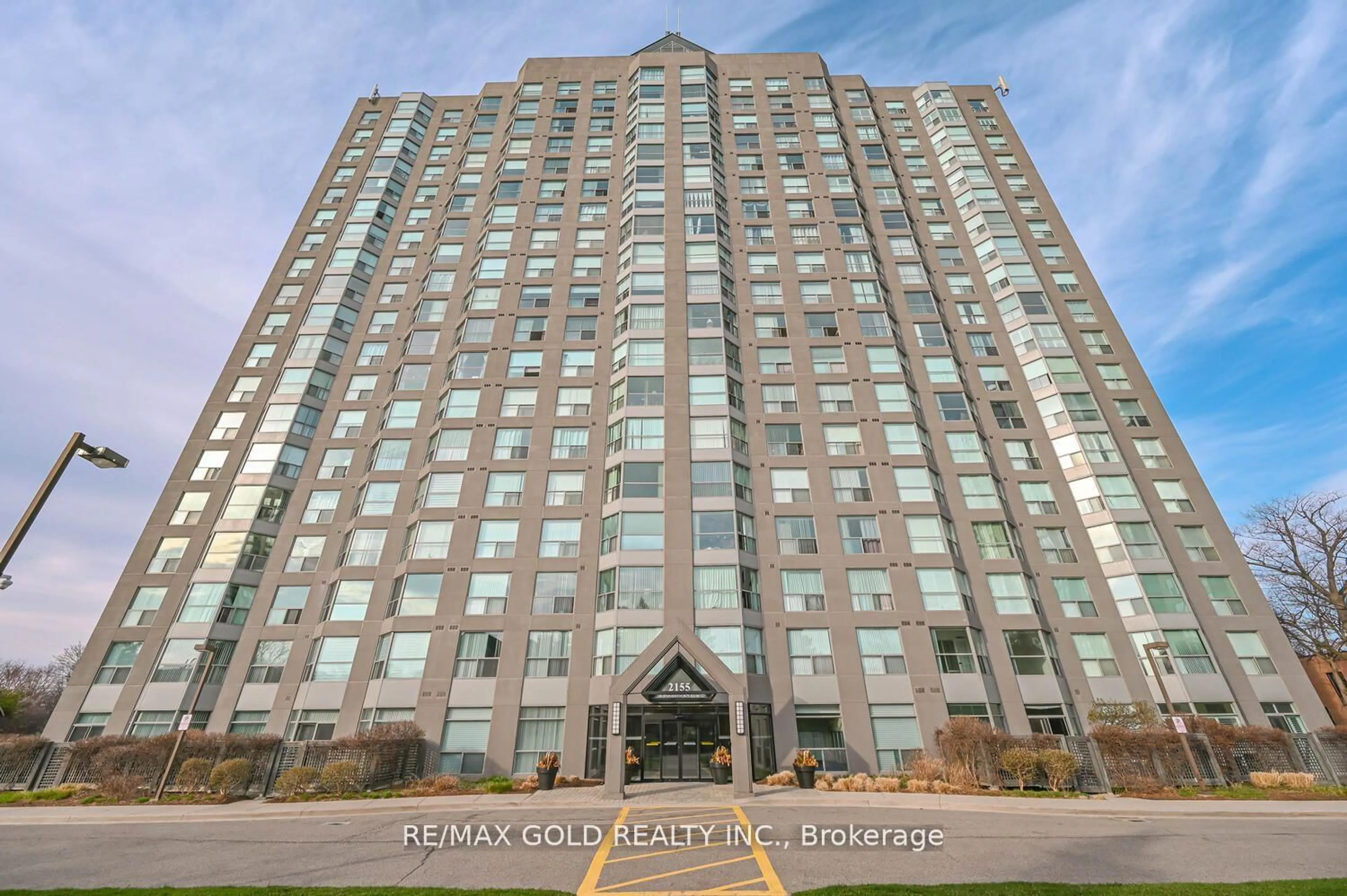 Indoor foyer for 2155 Burnhamthorpe Rd #705, Mississauga Ontario L5L 5P4