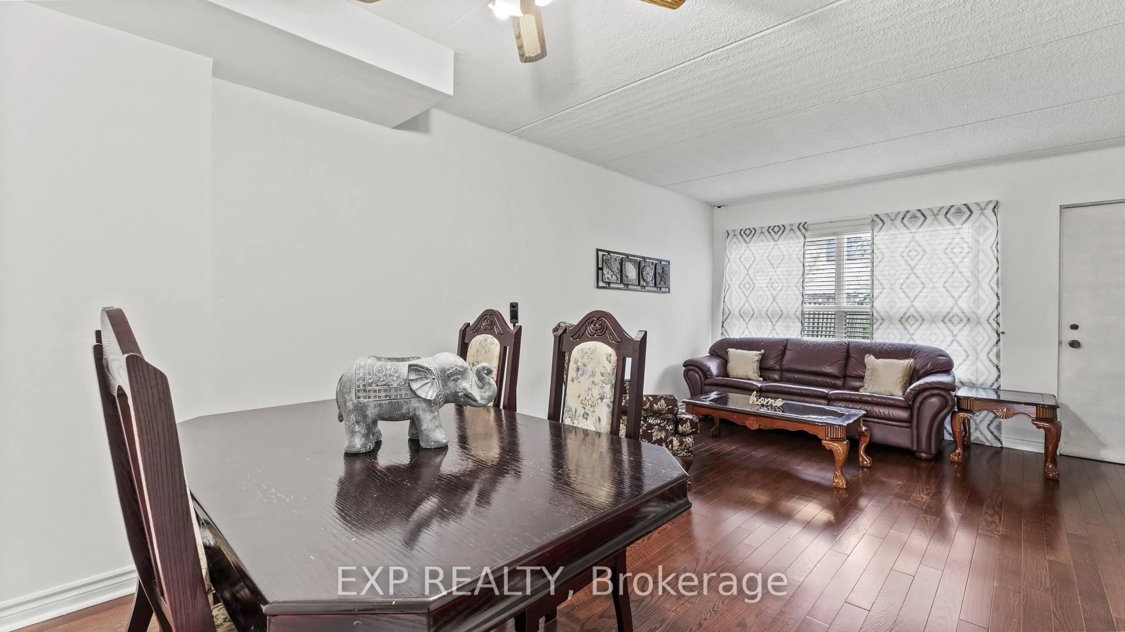 Dining room, wood/laminate floor for 180 Mississ Vly Blvd #160, Mississauga Ontario L5M 3M2