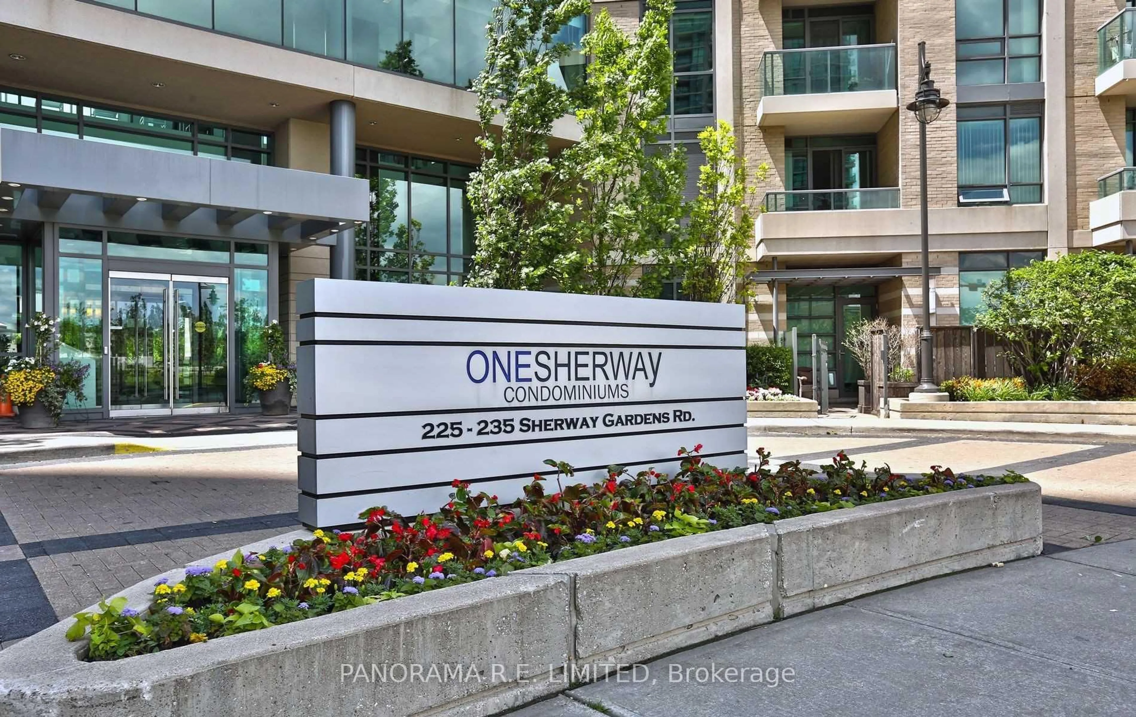 Indoor entryway for 225 Sherway Gardens Rd #1607, Toronto Ontario M9C 0A3
