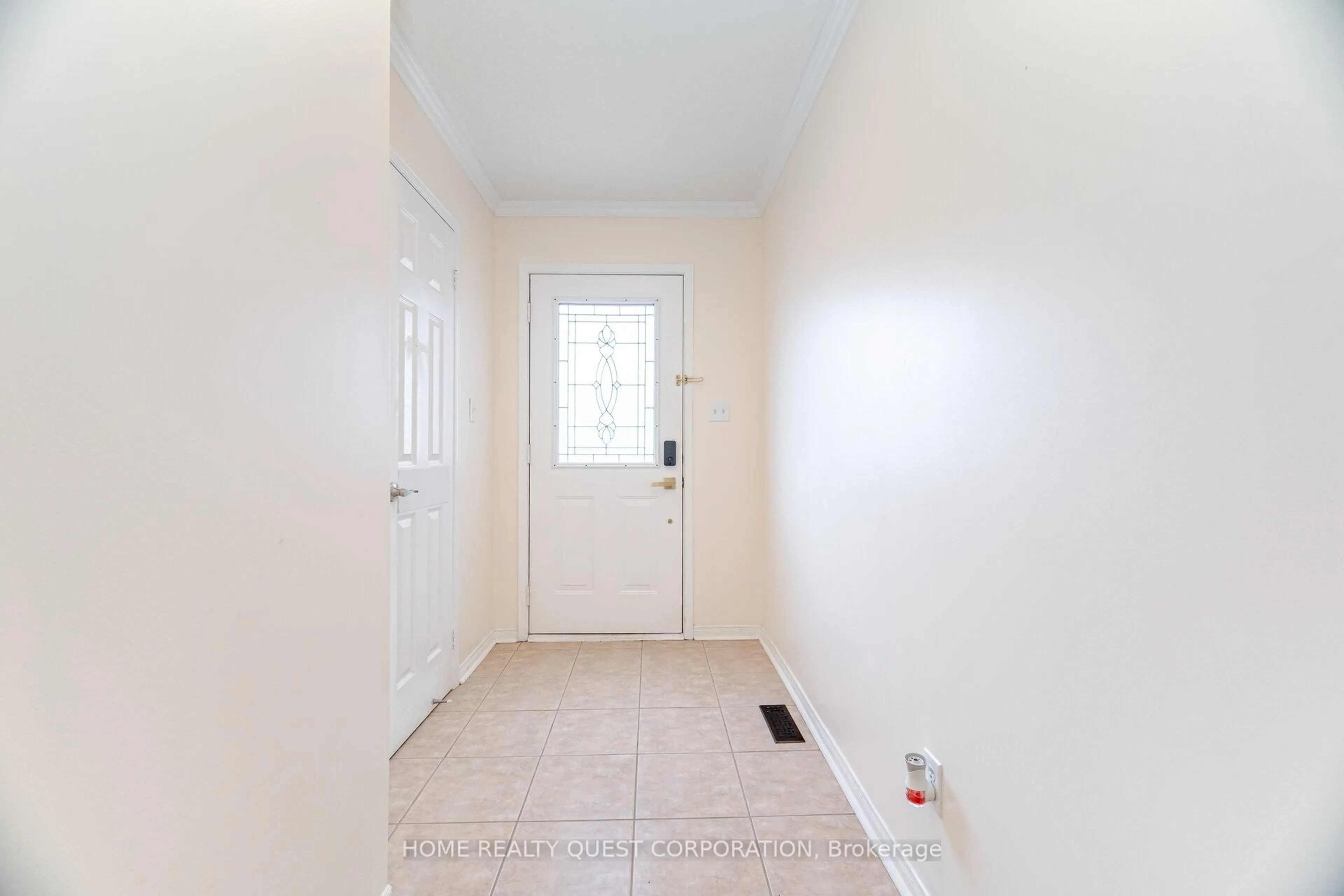 Indoor entryway for 1322 Mowat Lane, Milton Ontario L9T 6C2