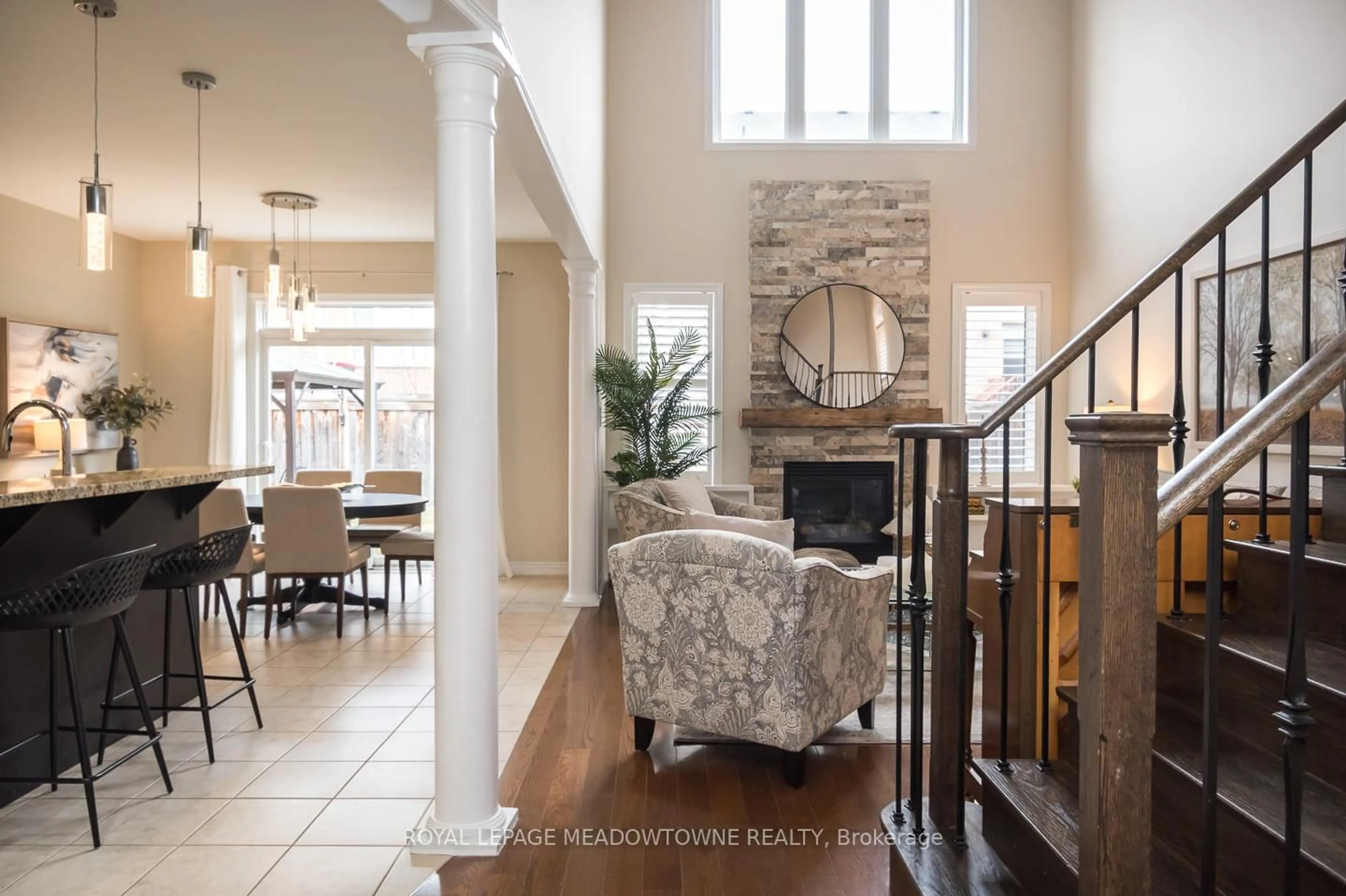 Indoor entryway for 476 Laundon Terr, Milton Ontario L9T 7X9