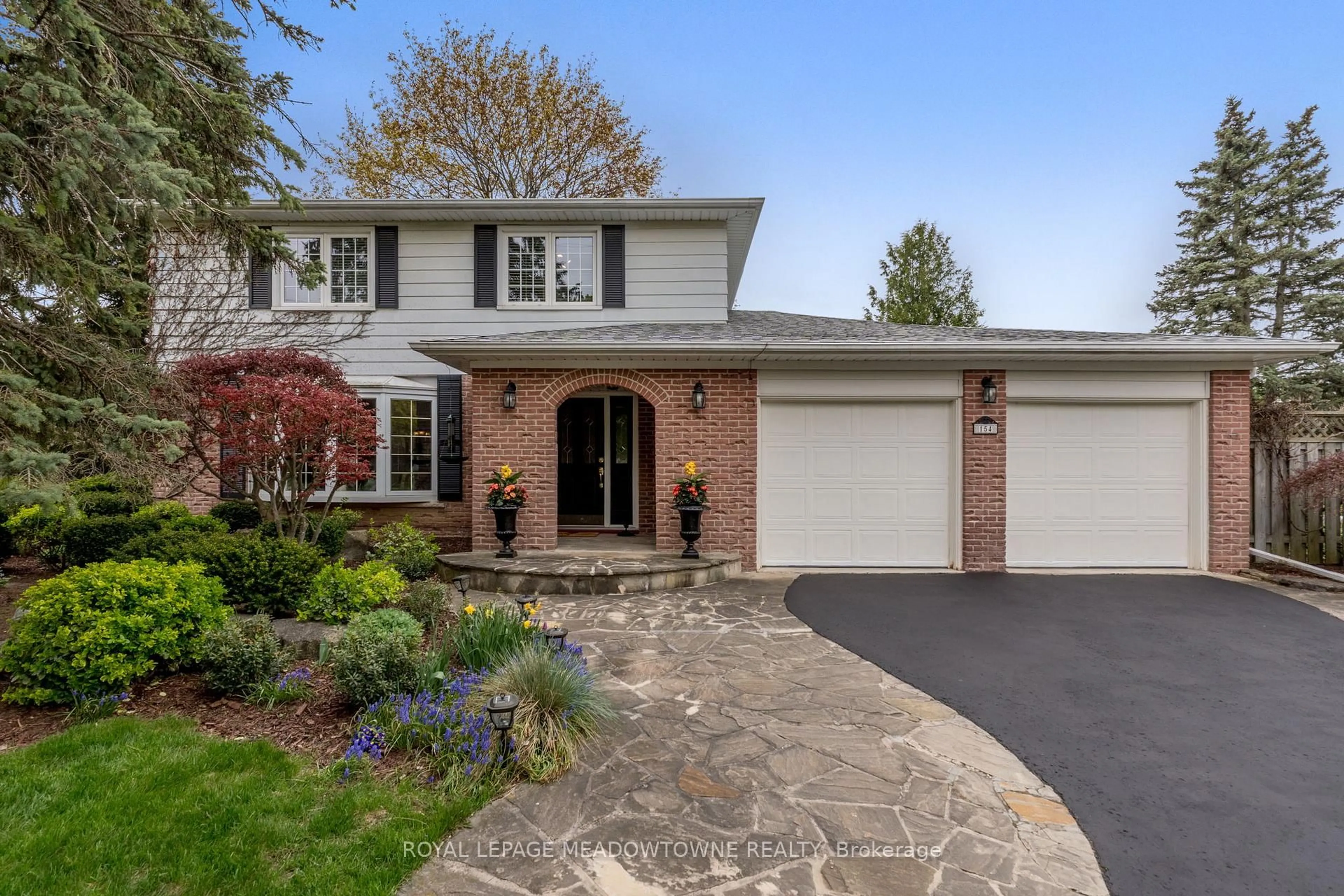 Home with brick exterior material, street for 154 Rexway Dr, Halton Hills Ontario L7G 1R9