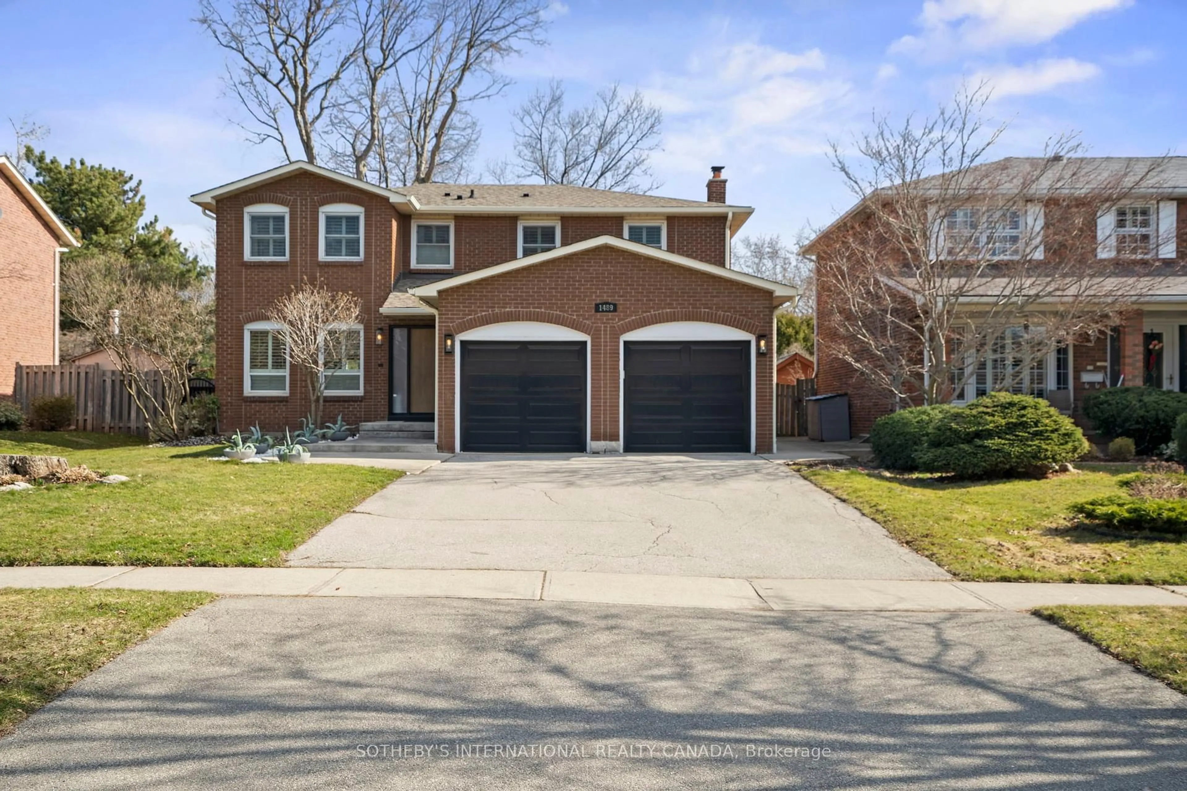 Home with brick exterior material, street for 1489 Jasmine Cres, Oakville Ontario L6H 3H2