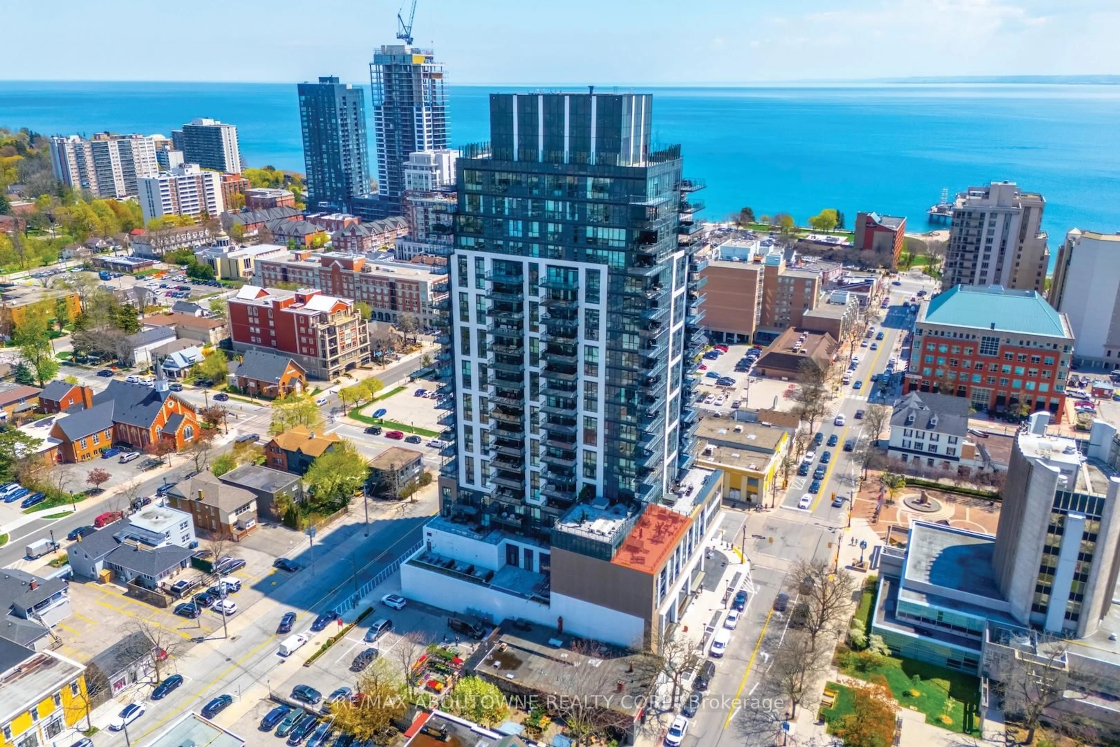 A pic from outside/outdoor area/front of a property/back of a property/a pic from drone, city buildings view from balcony for 2007 James St #507, Burlington Ontario L7R 0G7