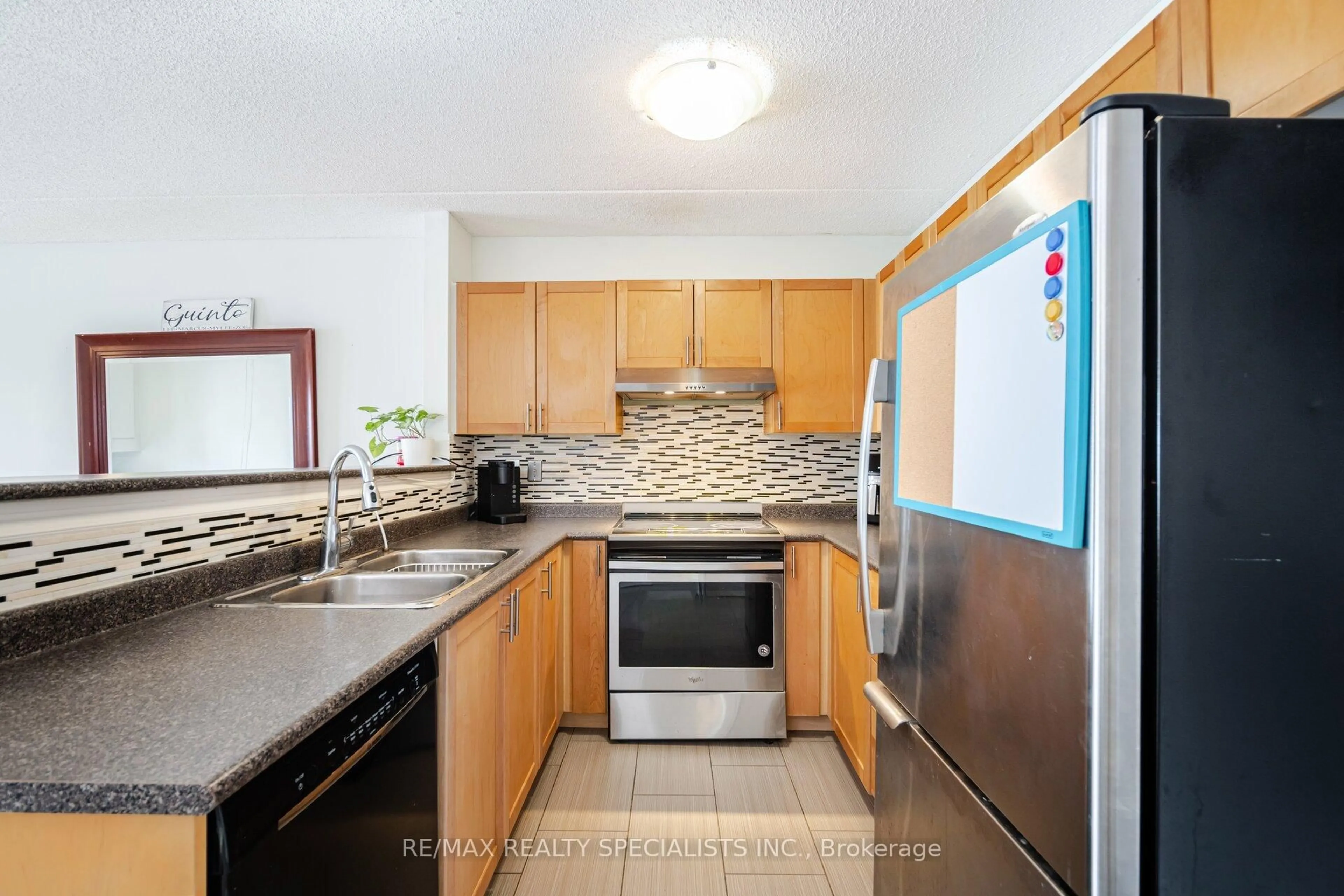 Standard kitchen, ceramic/tile floor for 2035 Appleby Line #303, Burlington Ontario L7L 7G8