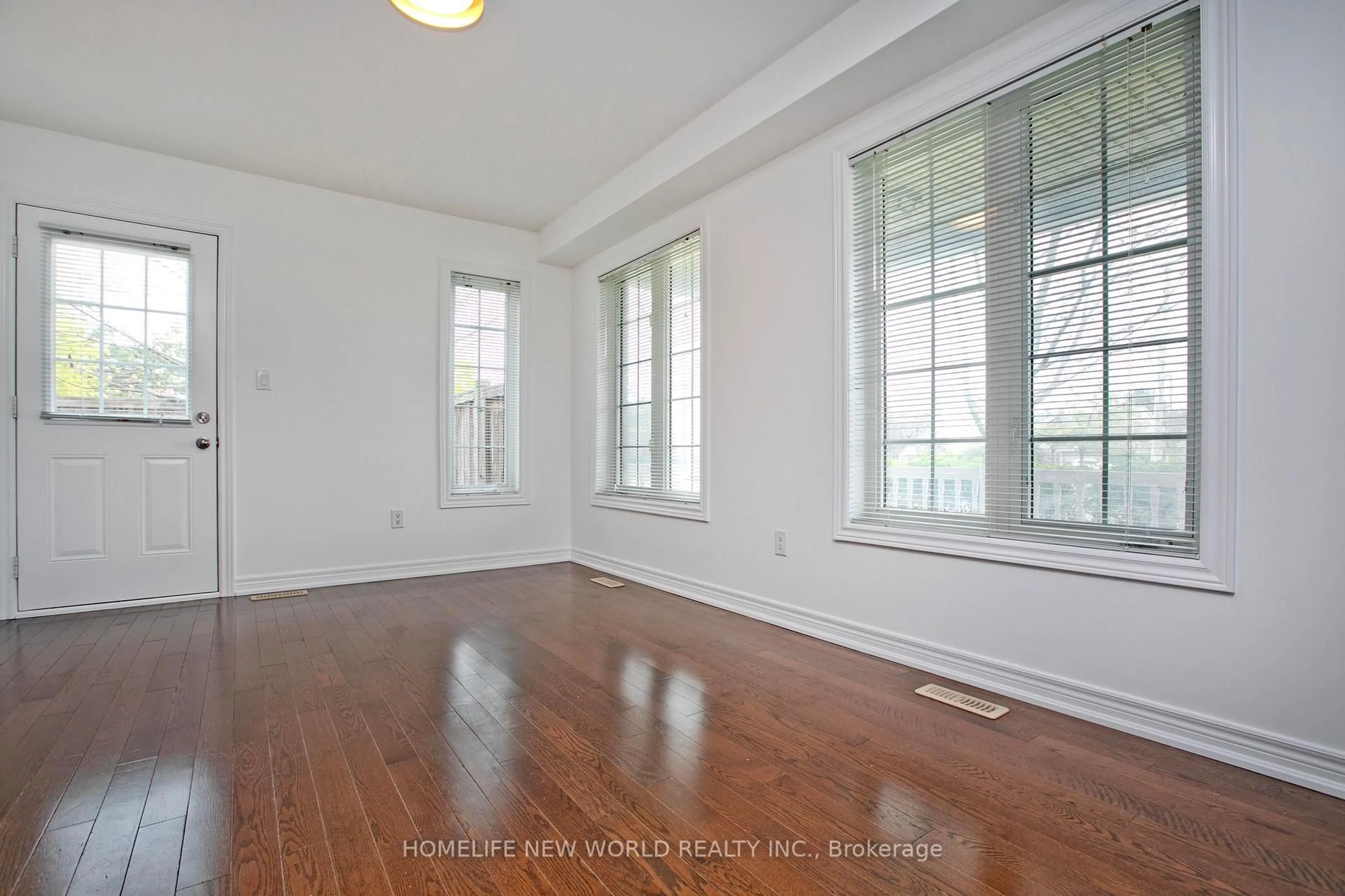 A pic of a room for 3040 Fifth Line #1, Mississauga Ontario L5L 0A4