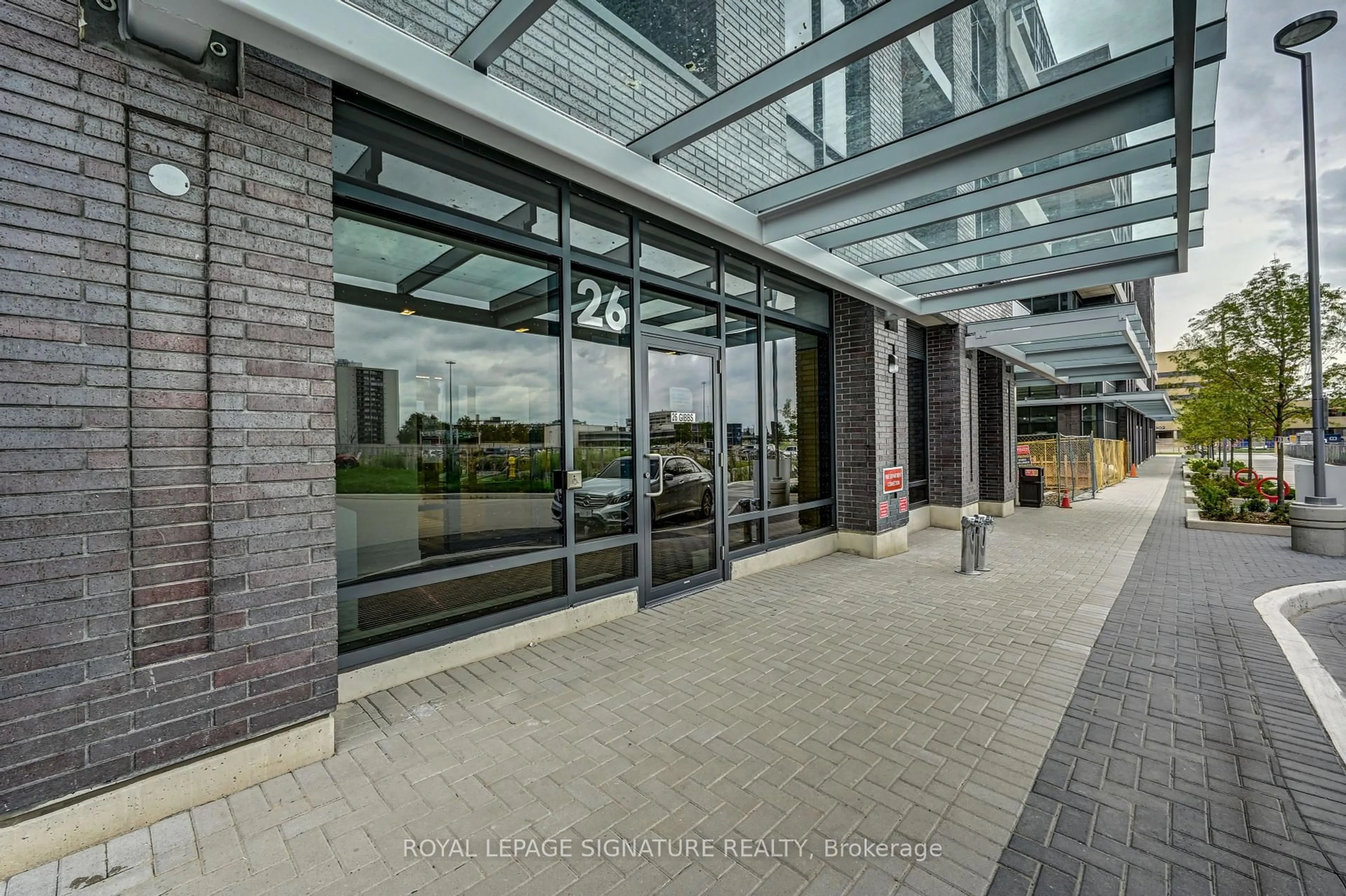 Indoor foyer for 26 Gibbs Rd #548, Toronto Ontario M9B 0E3