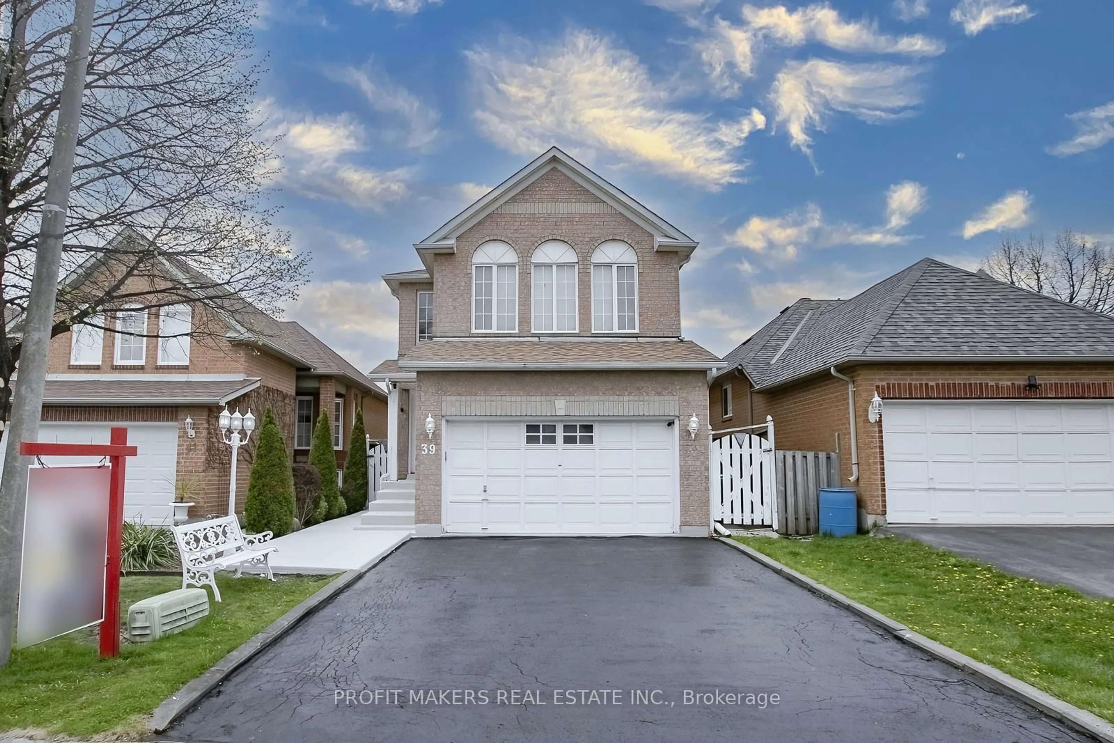 Unknown for 39 Saddletree Tr, Brampton Ontario L6X 4M7