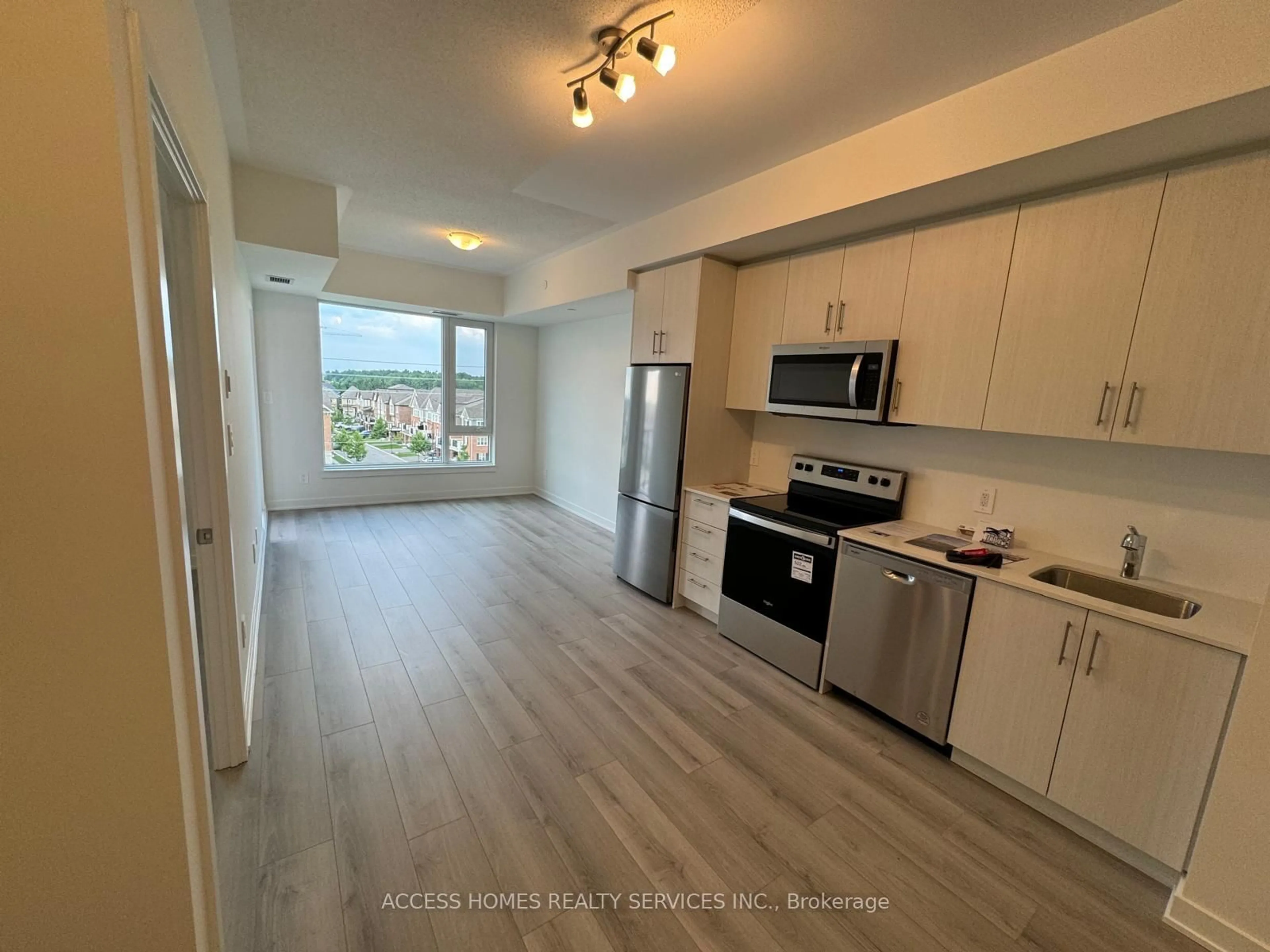Standard kitchen, unknown for 1440 Clarriage Crt #512, Milton Ontario L9T 2X5