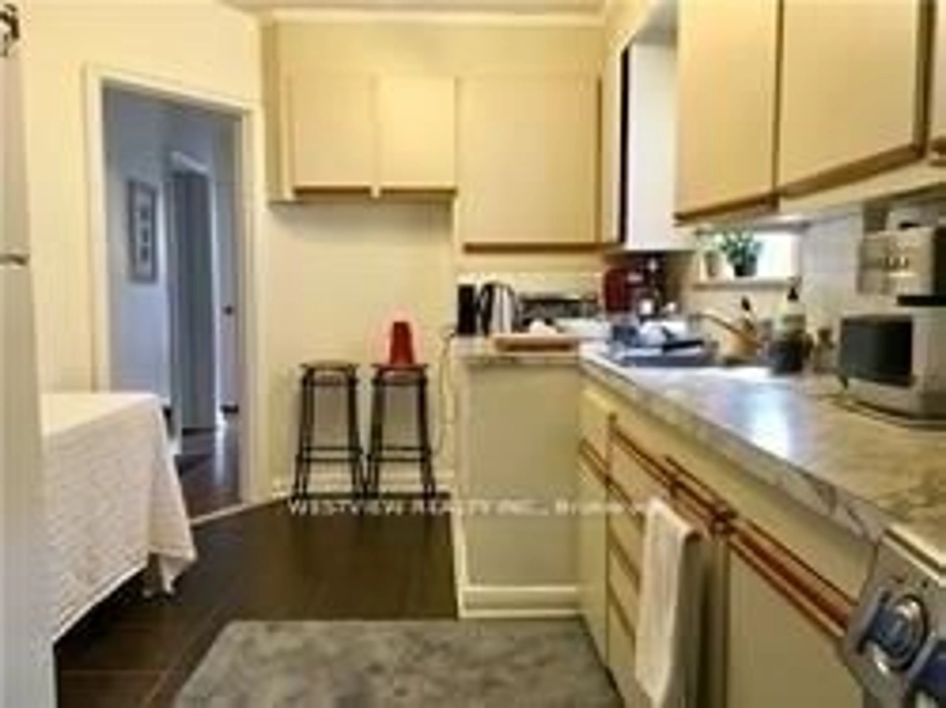 Standard kitchen, unknown for 1432 Northaven Dr, Mississauga Ontario L5G 4G2