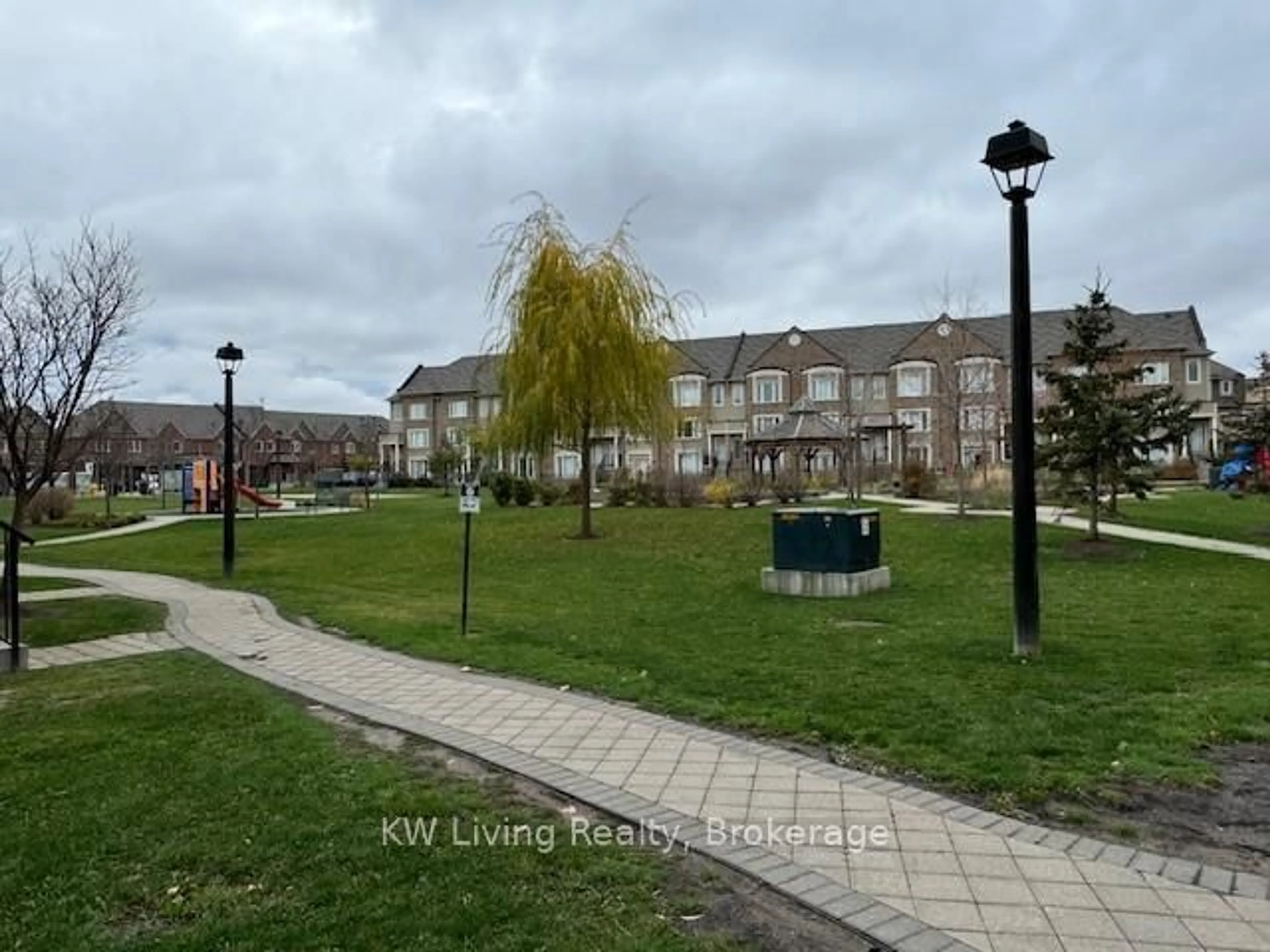 Unknown for 3120 Boxford Cres #6, Mississauga Ontario L5M 0X1