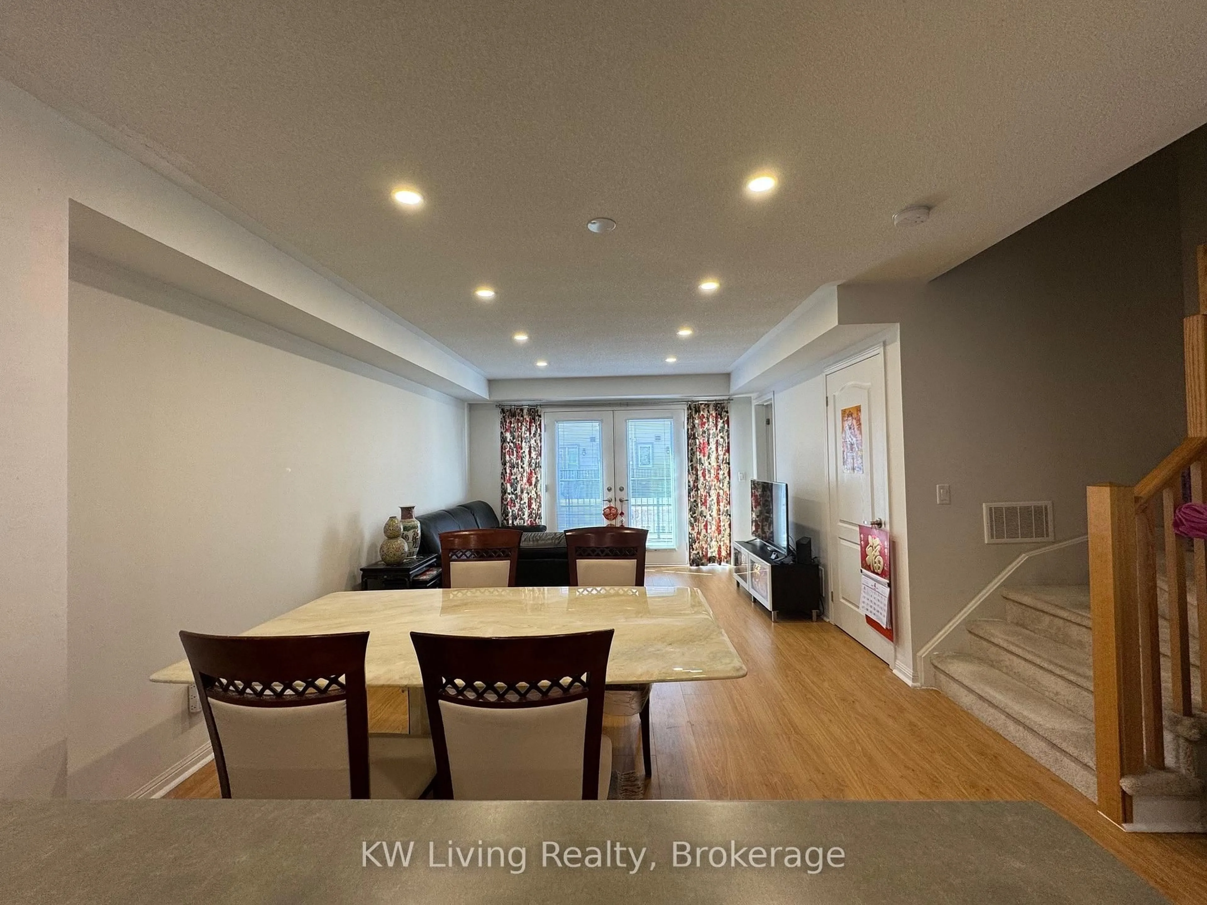 A pic of a room for 3120 Boxford Cres #6, Mississauga Ontario L5M 0X1