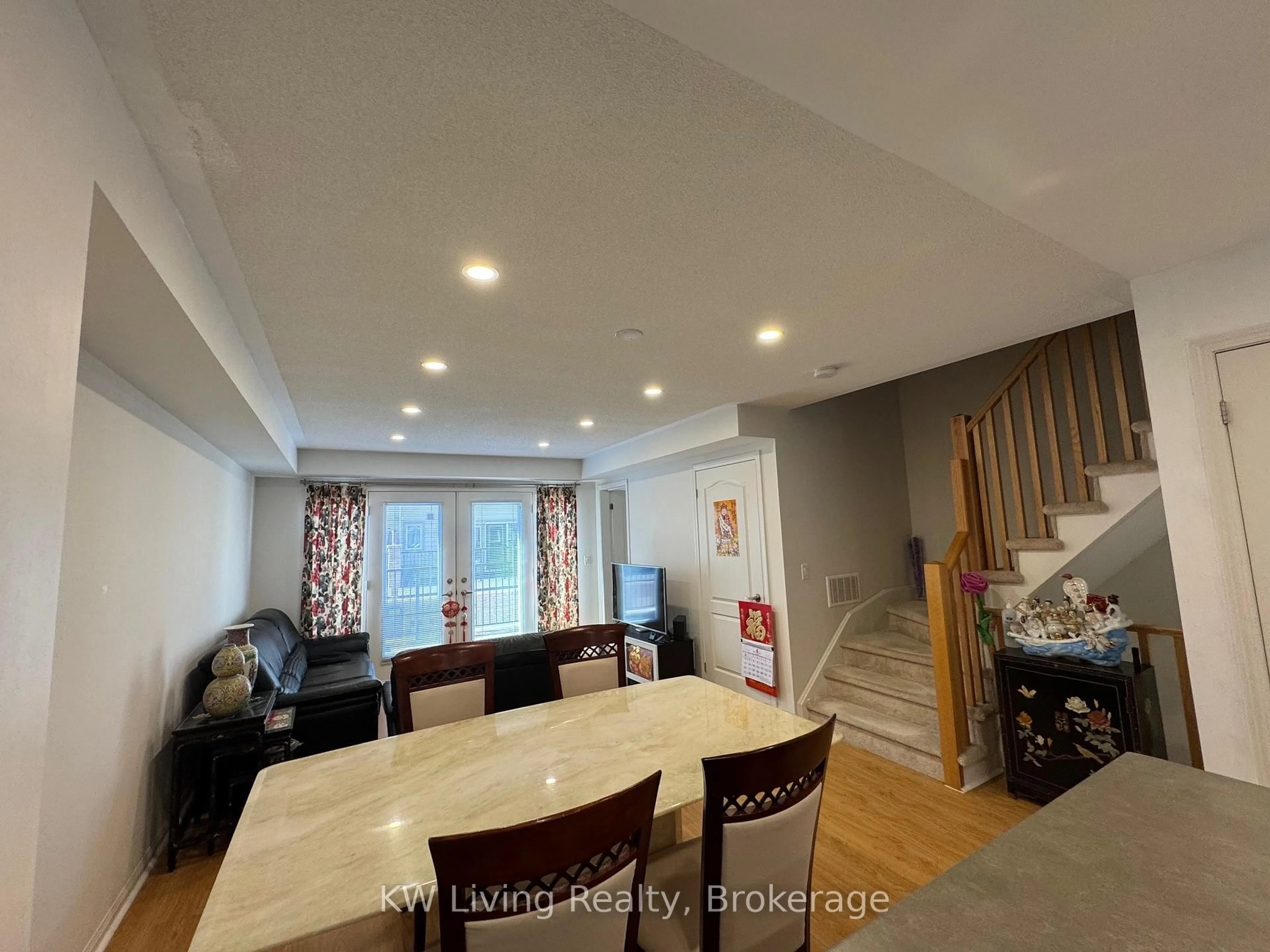 Unknown for 3120 Boxford Cres #6, Mississauga Ontario L5M 0X1