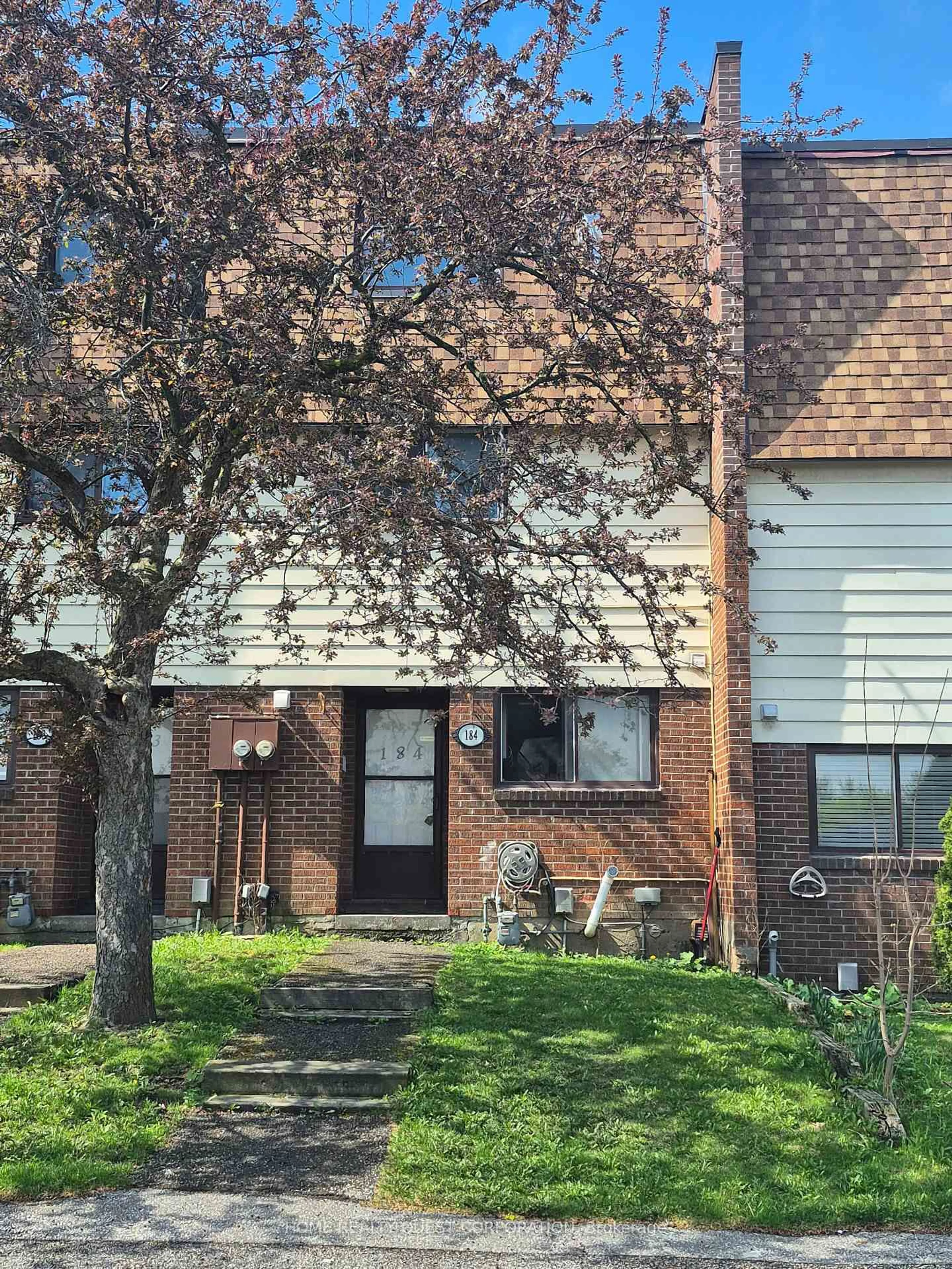 Home with brick exterior material, street for 180 Mississauga Valley Blvd, Mississauga Ontario L5A 3M2
