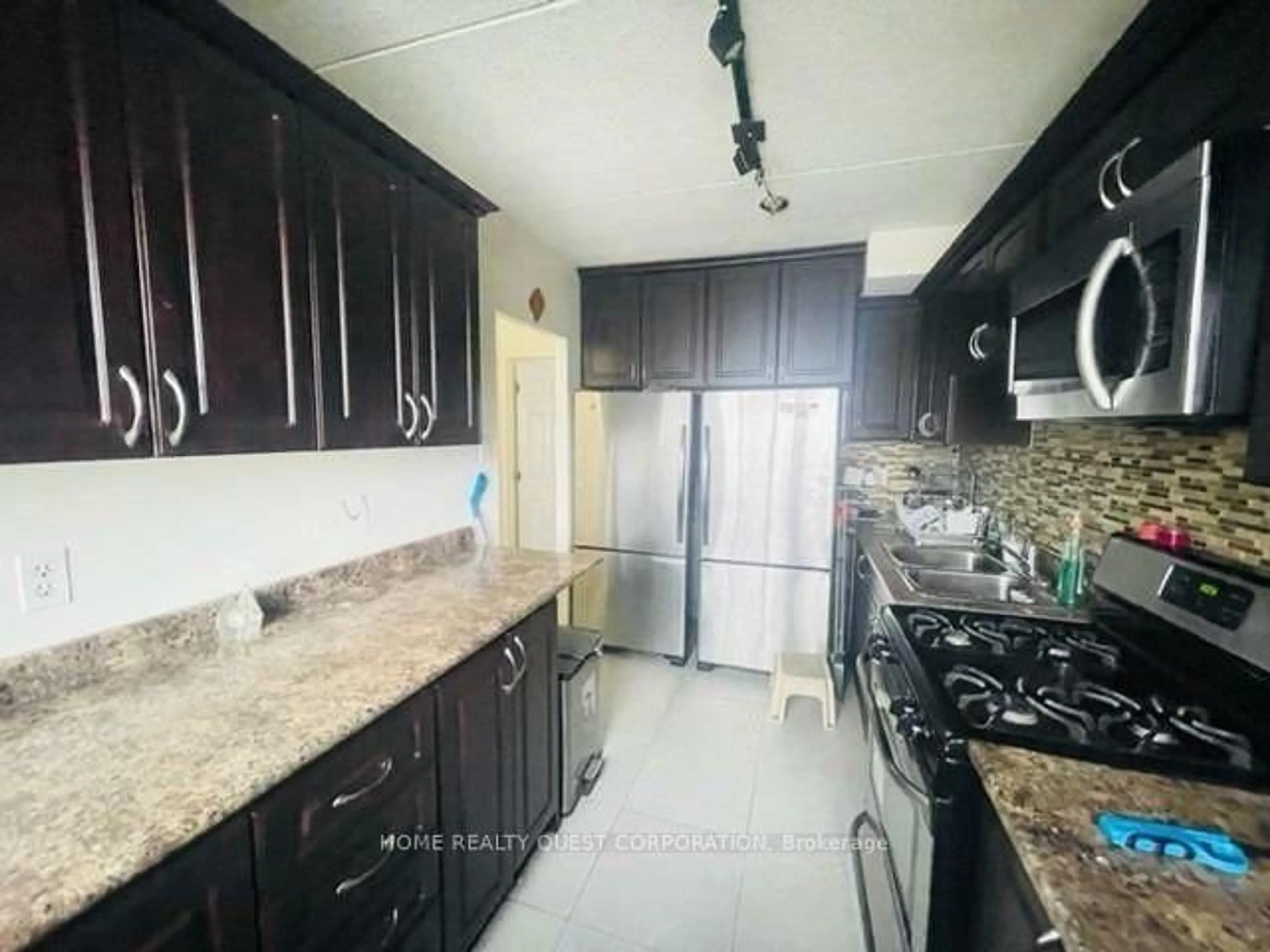 Standard kitchen, unknown for 180 Mississauga Valley Blvd, Mississauga Ontario L5A 3M2