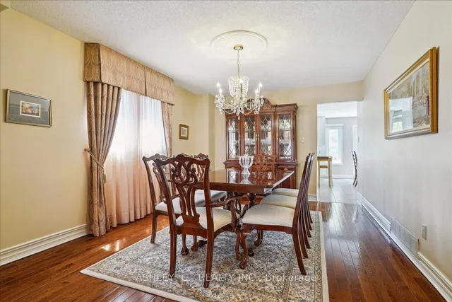 Additional property image - 711 Esprit Cres