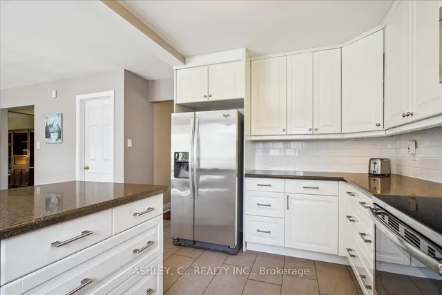 Additional property image - 711 Esprit Cres