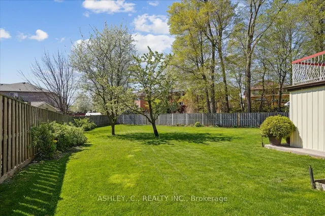 Additional property image - 711 Esprit Cres