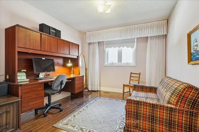 Additional property image - 711 Esprit Cres