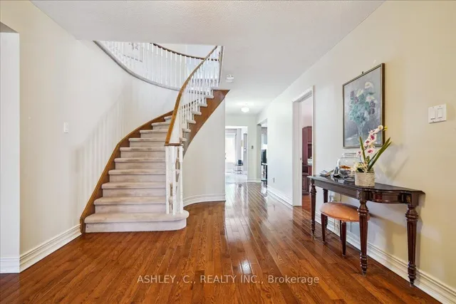 Additional property image - 711 Esprit Cres