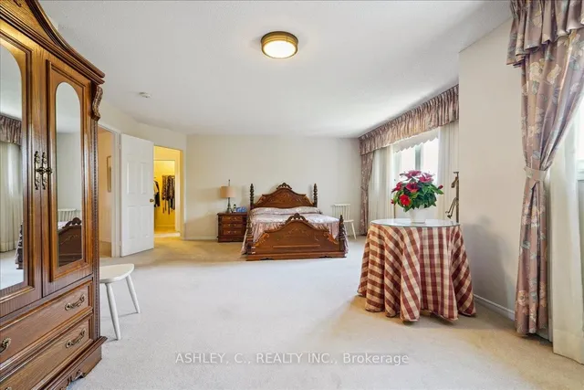 Additional property image - 711 Esprit Cres