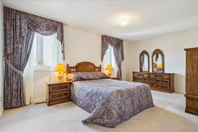 Additional property image - 711 Esprit Cres
