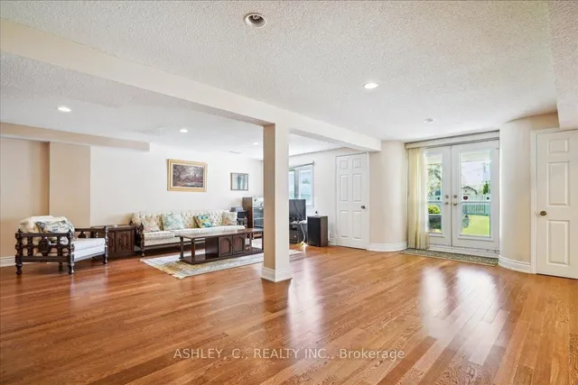 Additional property image - 711 Esprit Cres