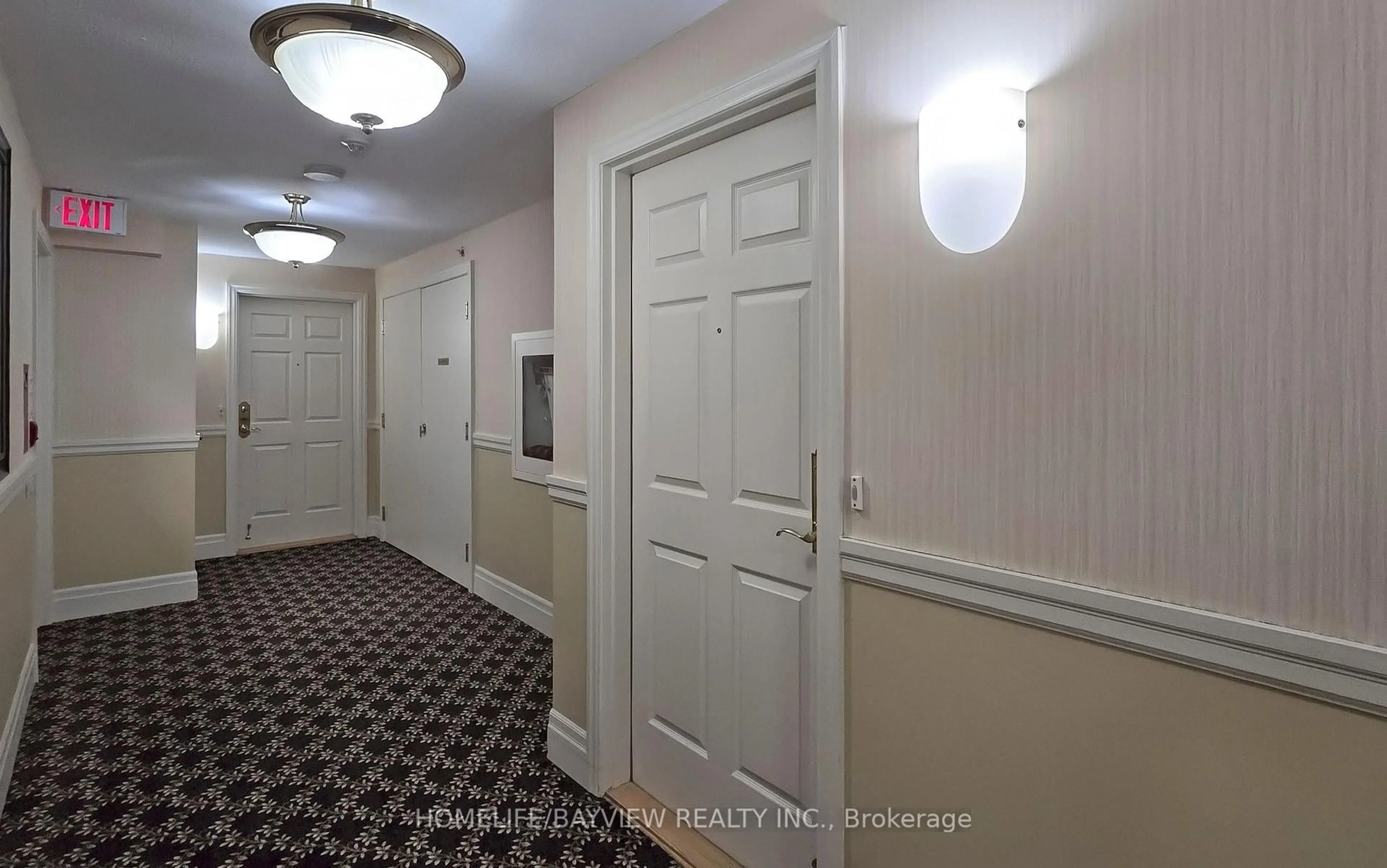 Indoor foyer for 350 Princess Royal Dr #1002, Mississauga Ontario L5B 4N1