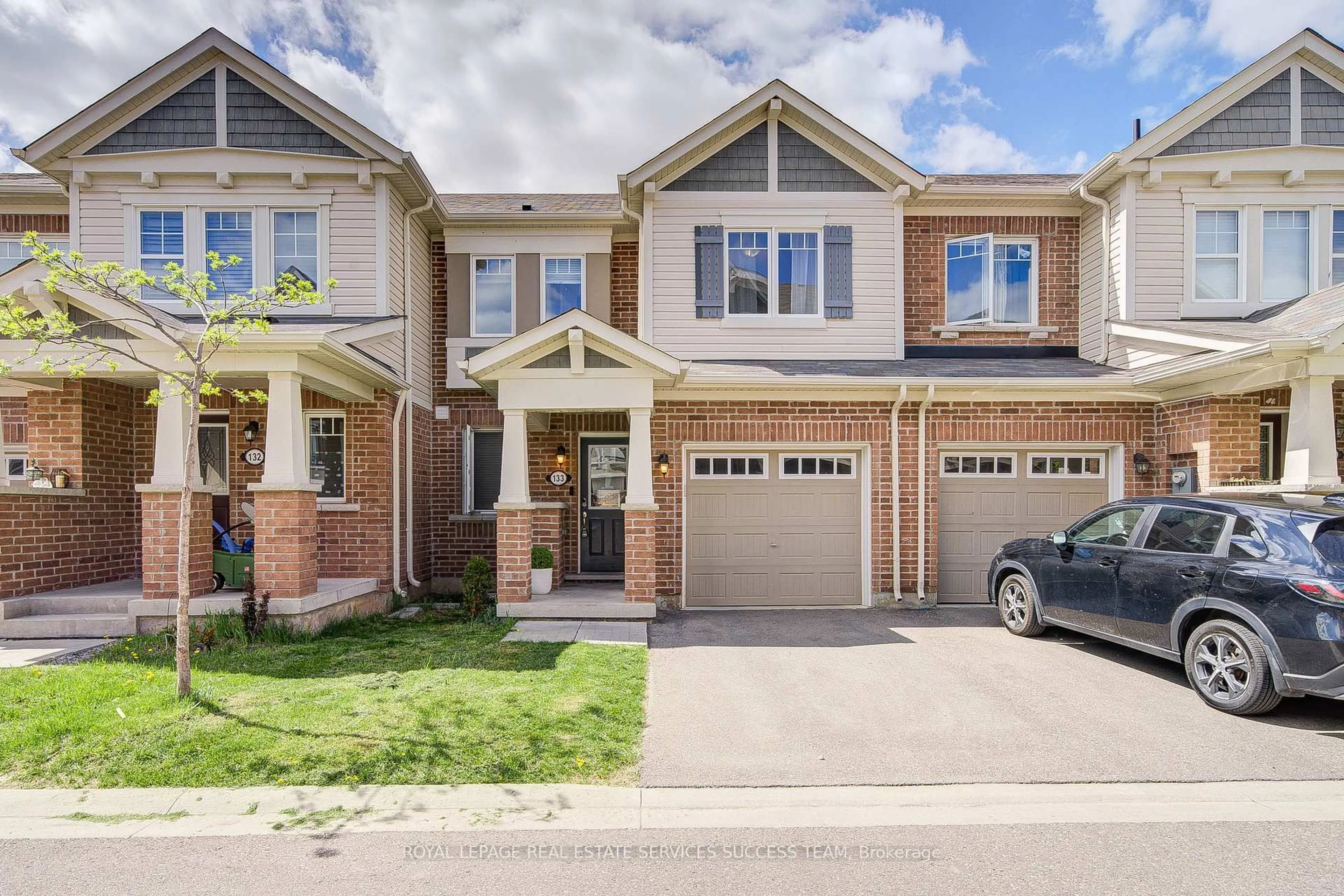 Home with brick exterior material, street for 1000 Asleton Blvd #133, Milton Ontario L9T 7K3