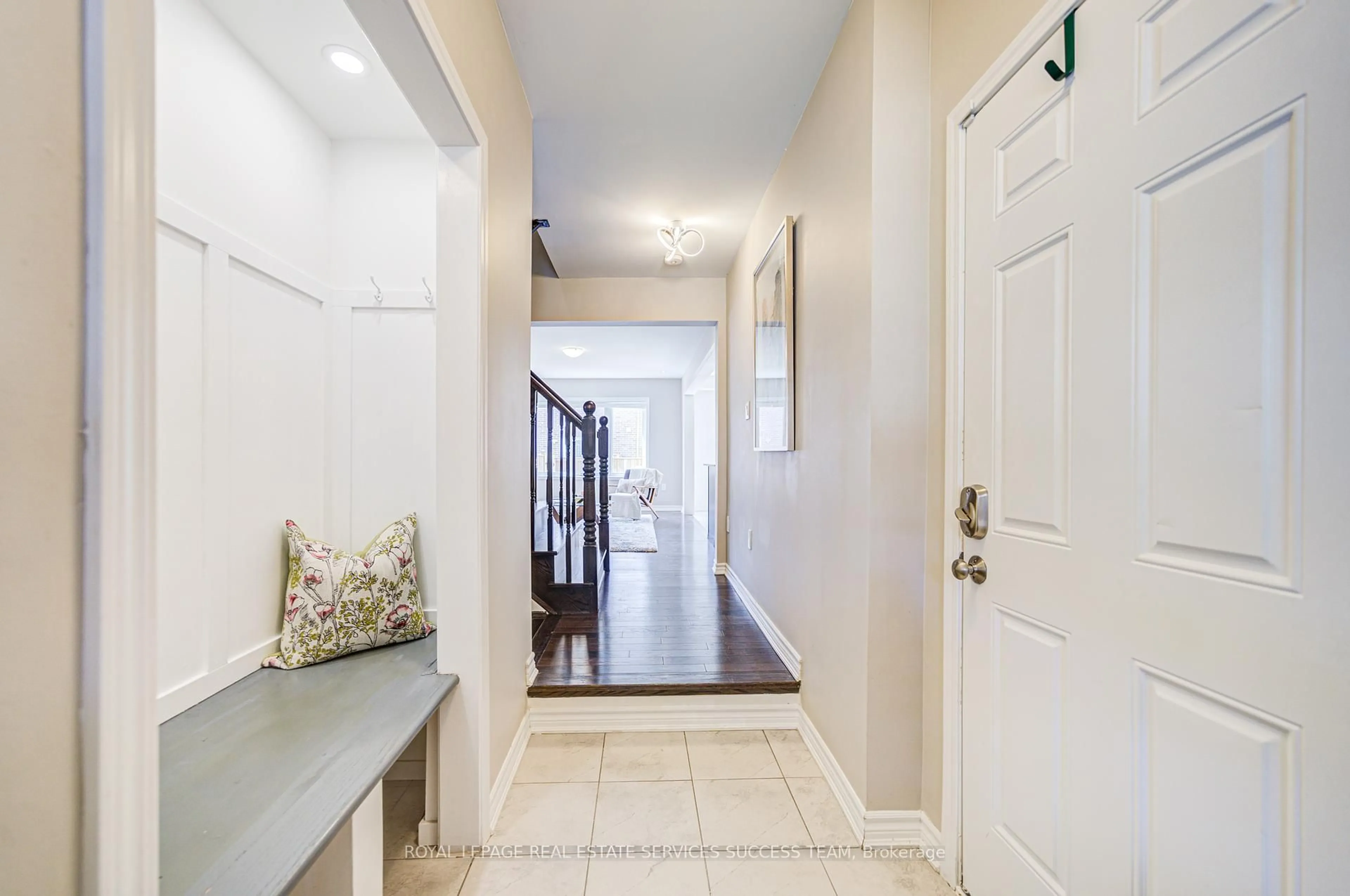 Indoor entryway for 1000 Asleton Blvd #133, Milton Ontario L9T 7K3
