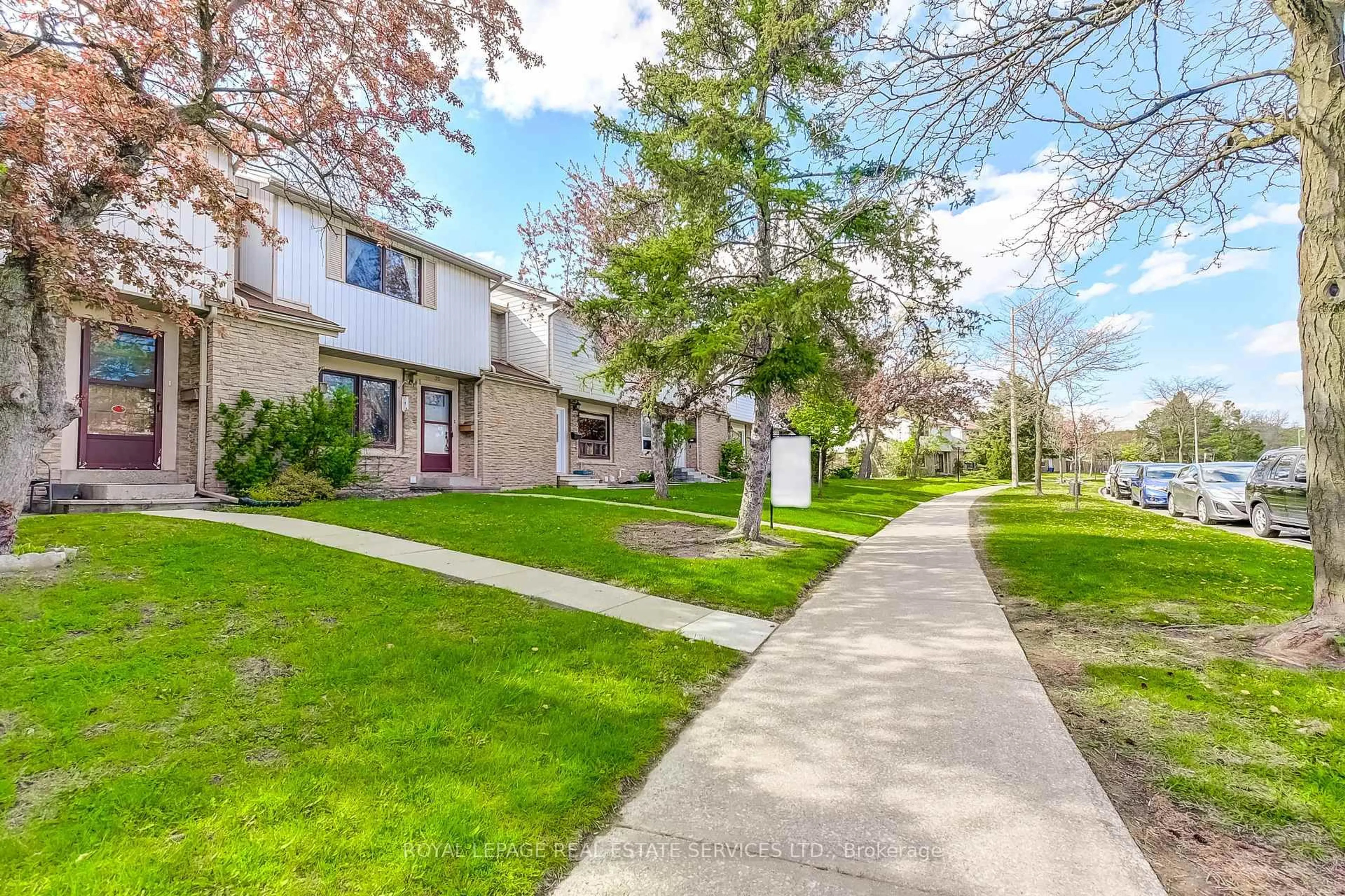 Unknown for 6540 Falconer Dr #35, Mississauga Ontario L5N 1M1